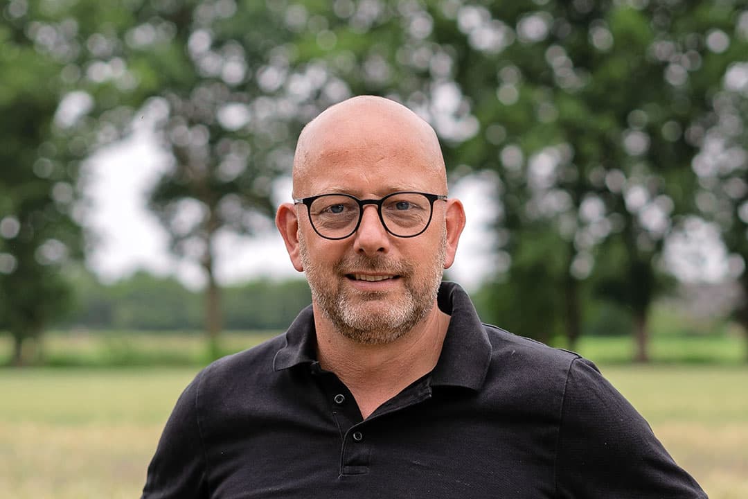 Alex Visch (45) heeft in het Gelderse ’t Harde een legpluimvee- en akkerbouwbedrijf. Hij houdt 165.000 leghennen en bewerkt 110 hectare, inclusief pachtgrond. - Foto's: Andrea van Schaik