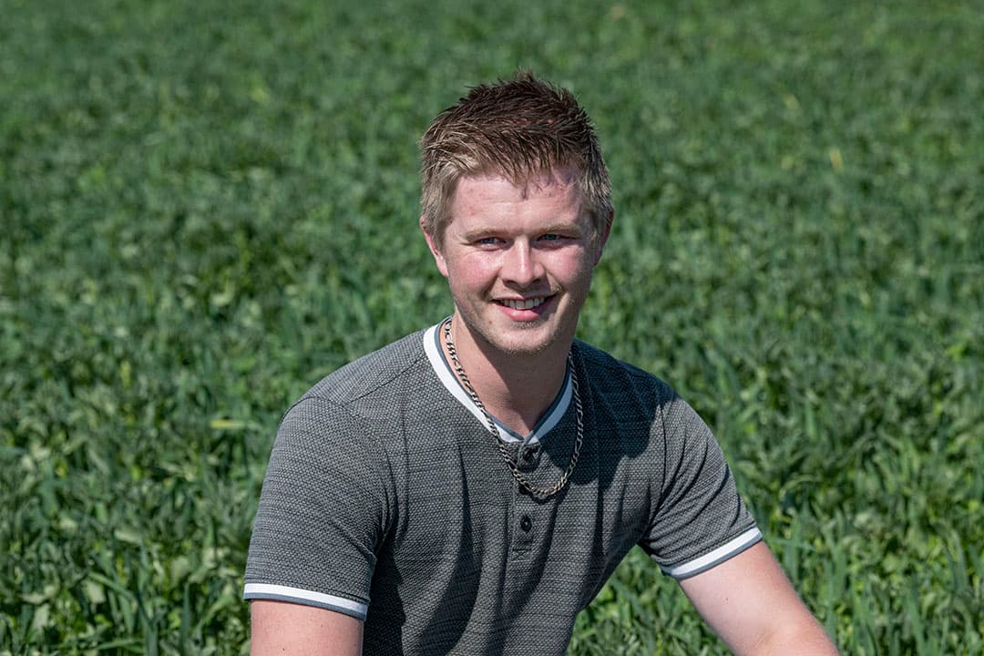 Maatschap Frank (46) en Ilona Post (43) heeft een melkveebedrijf in Nieuweroord (Dr.). Hun zoon Abel (21) doet mee aan de EiwitChallenge van Limagrain en NAJK. - Foto's: Frank Uijlenbroek
