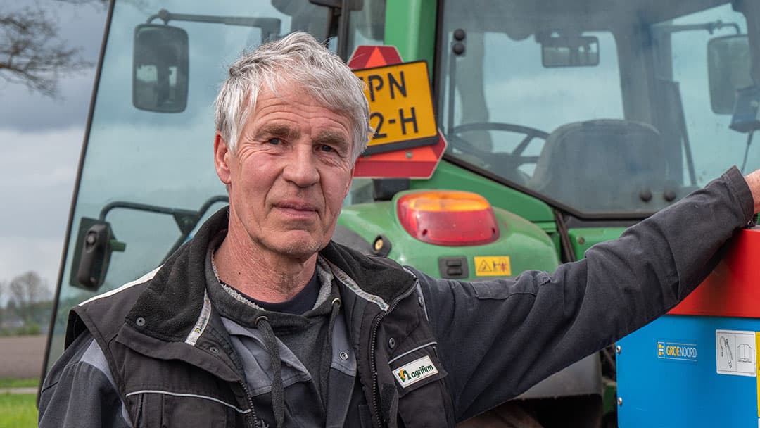 Otto Willem Eleveld vindt vezelhennep erg geschikt voor zijn natuurinclusieve bouwplan met veel variatie in de gewassen. - Foto: Galama Media
