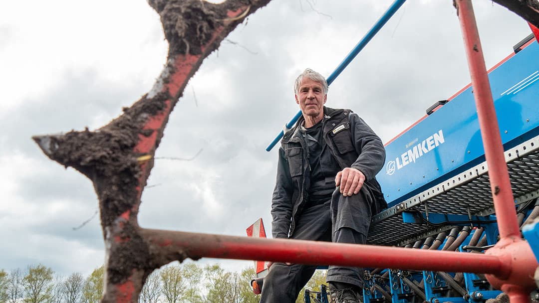 Eleveld past niet-kerende grondbewerking toe en werkt met een zaaicombinatie met vaste tand en zaaimachine. - Foto: Galama Media
