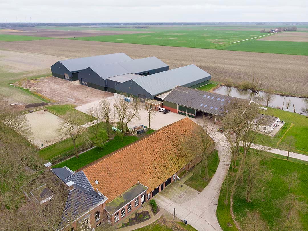 Laurens (37) en Dennis de Winter (34) runnen samen De Winter Landbouw BV in Oudeschans (Gr.).