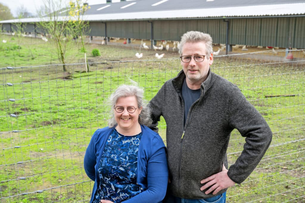 Marc en Renate Hotting houden sinds 2019 biohennen.
