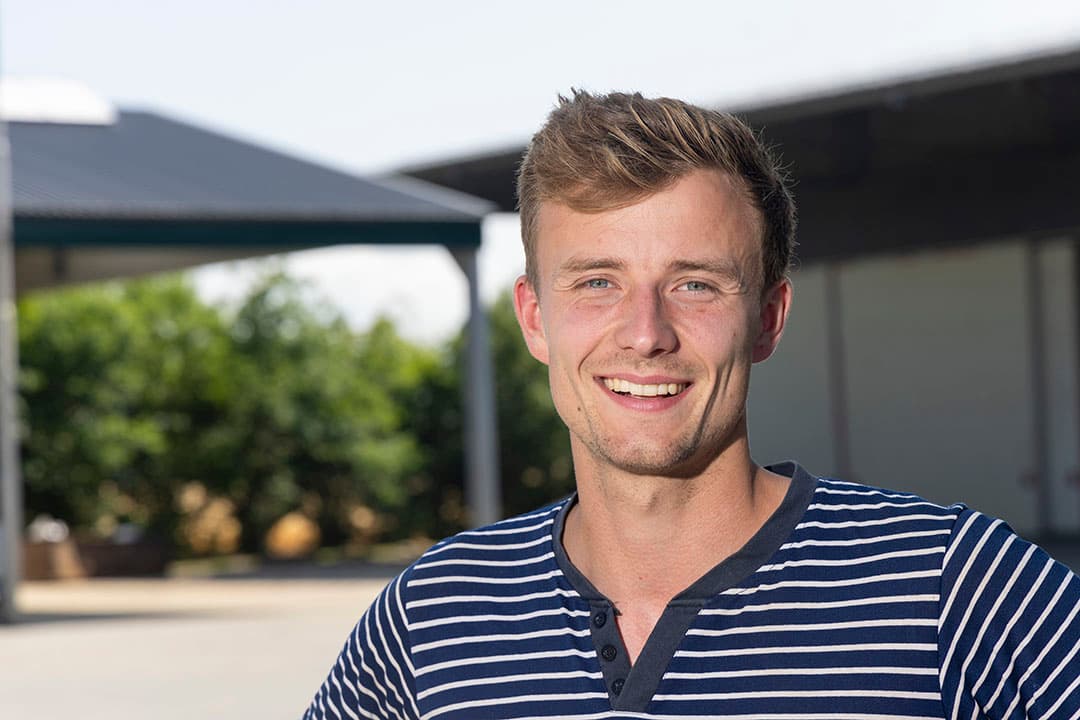 Arnoud de Zeeuw (29) uit Nagele (Fl.) heeft een akkerbouwbedrijf met zijn vader Hans, oom Jaap de Zeeuw en compagnon Herjan Kloosterman.
