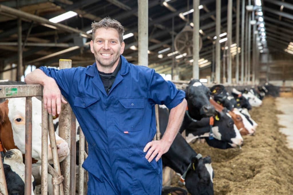 Sjoerd Reitsma (43) heeft in maatschap met zijn vrouw José (41) een melkveebedrijf in het Friesche Piaam.