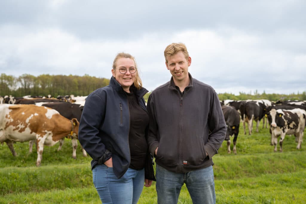 Erik (40) en Rina (37) Odink hebben een biologisch melkveebedrijf in Orvelte (Dr.)