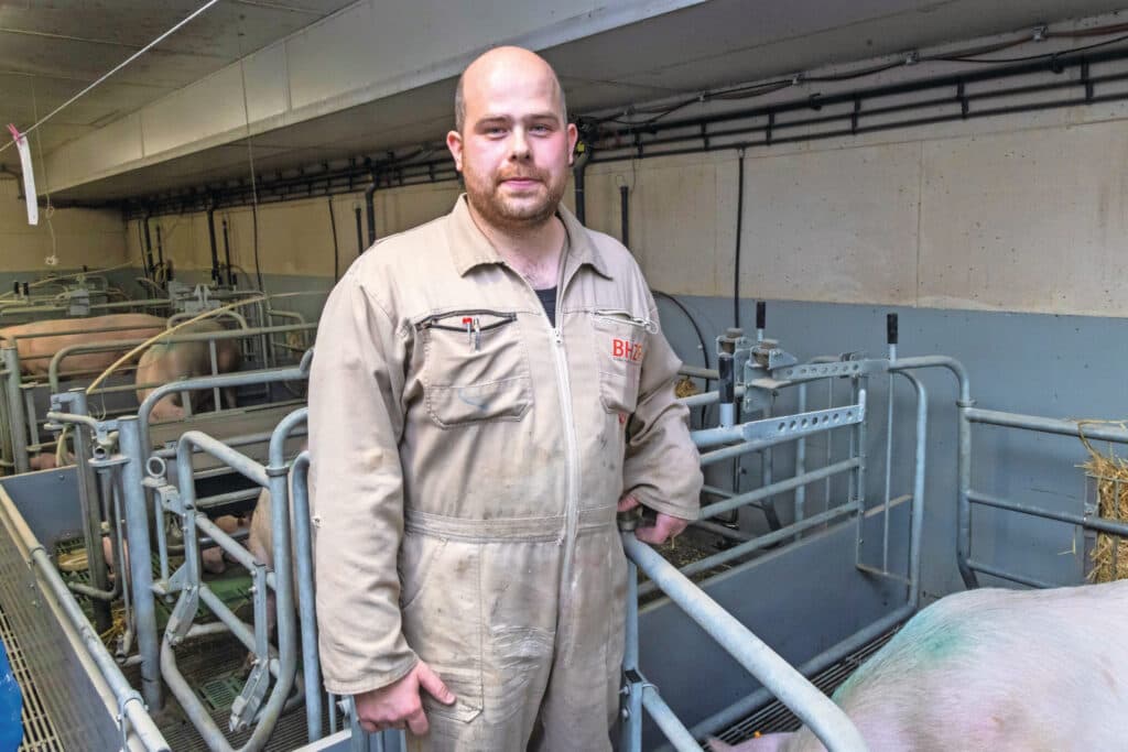 Michael Ostkotte (36) runt een gemengd bedrijf met akkerbouw en 750 zeugen, inclusief 150 Large-White zeugen voor eigen aanfok. Hij woont in Ochtrup. Foto: Koos Groenewold