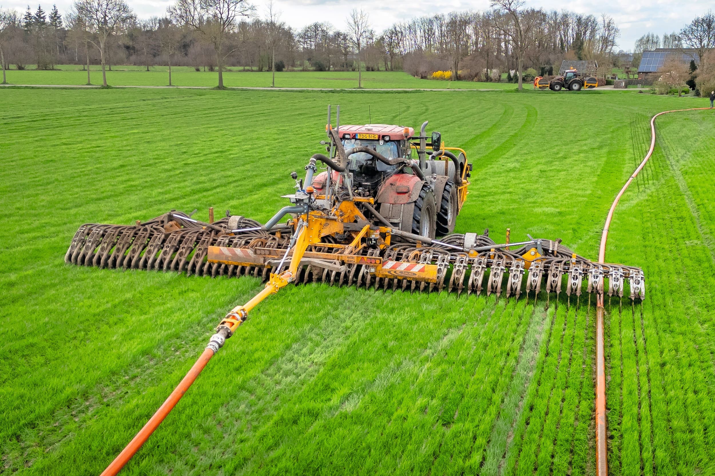 Bij steeds lagere bemestingsniveaus kan de meerwaarde van nitrificatieremmers toenemen. Op grasland leveren nitrificatieremmers het meeste voordeel op bij toepassing in drijfmest vroeg in het seizoen (februari, maart en april). Foto: Jan Willem Schouten