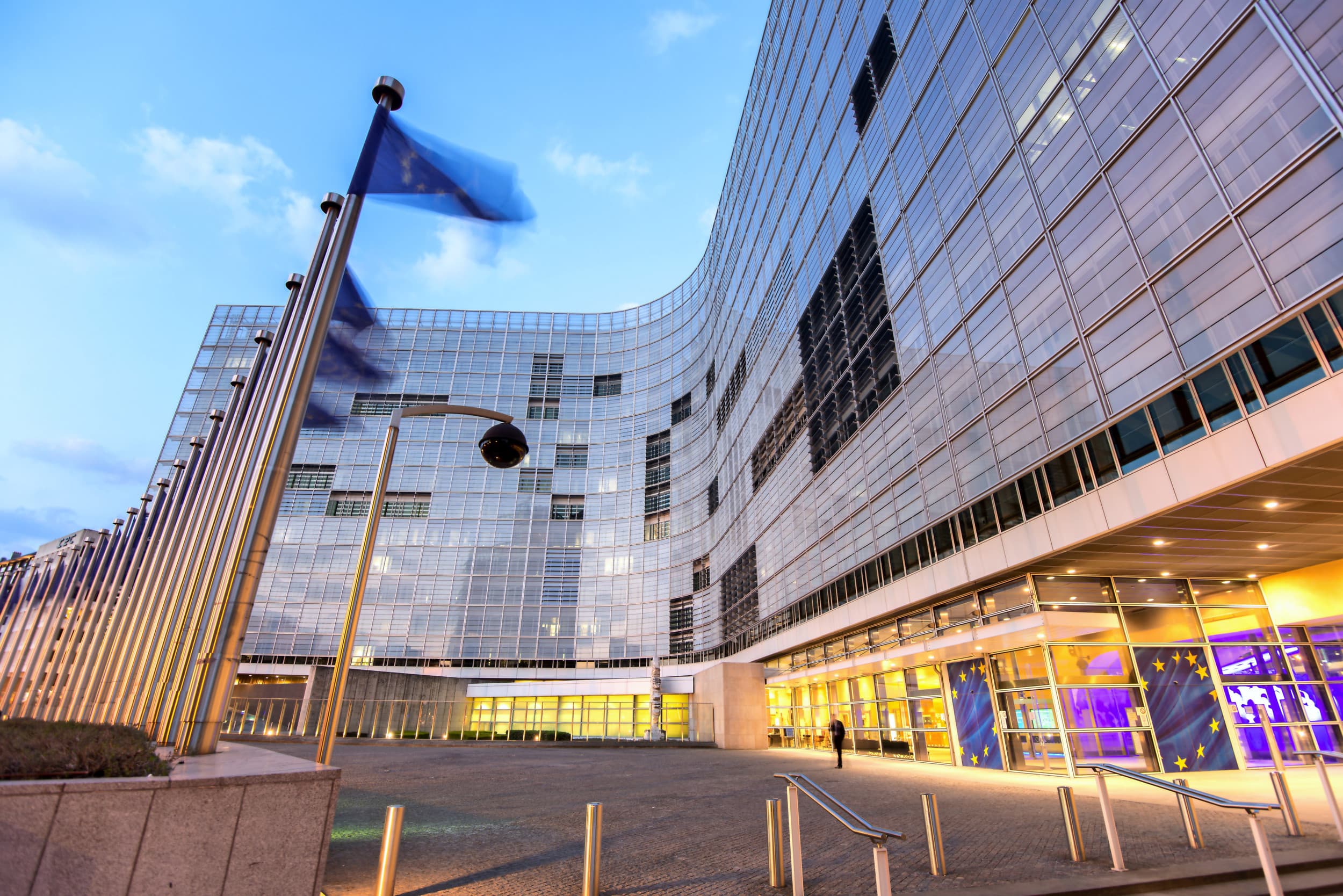 Het Berlaymontgebouw, het Brusselse hoofdkantoor van de Europese Commissie. Hier wordt gewerkt aan nieuwe plannen voor landbouw en voedsel na het jaar 2027. Foto: Canva/Zurijeta