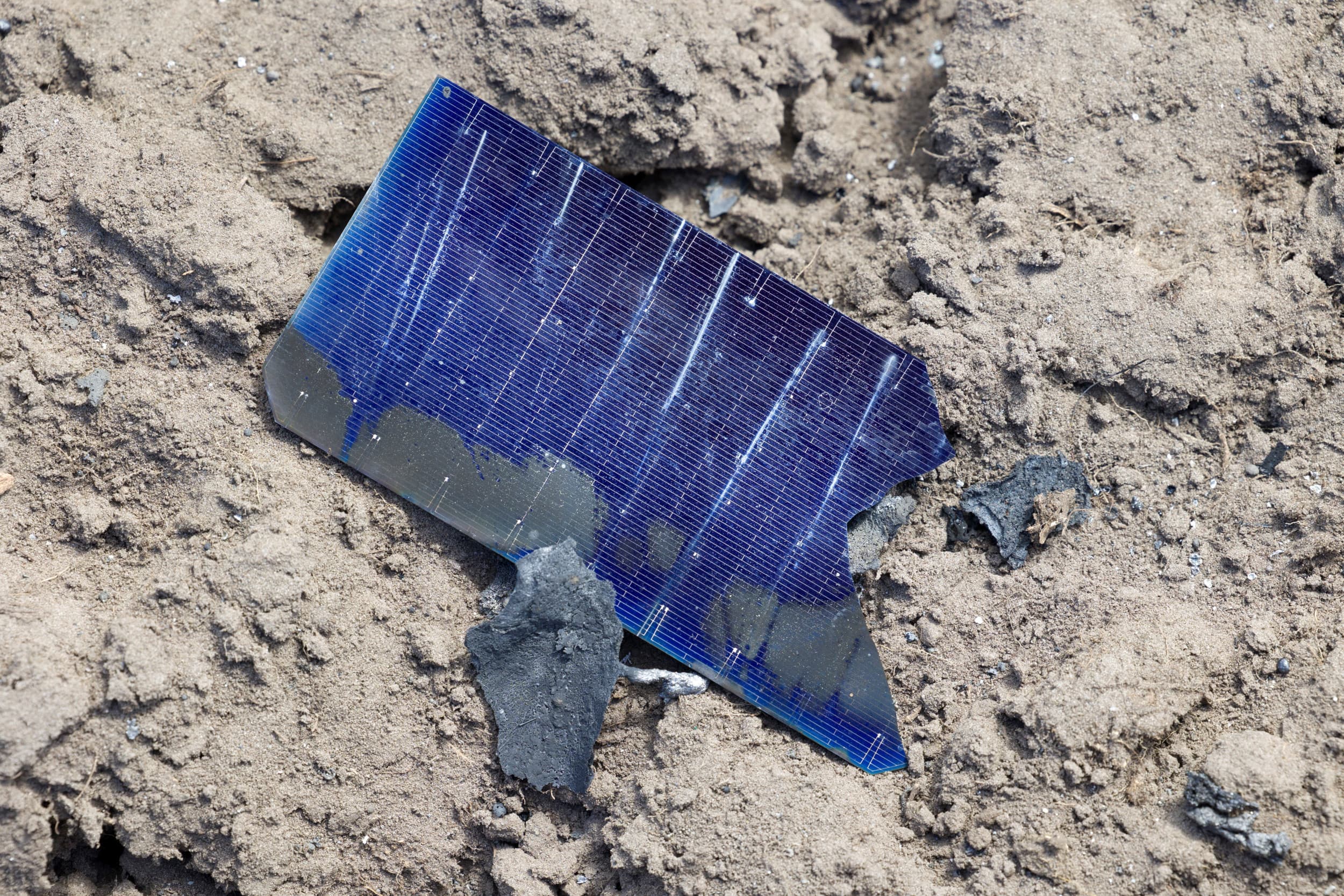 landbouwgrond vervuild brand zonnepanelen