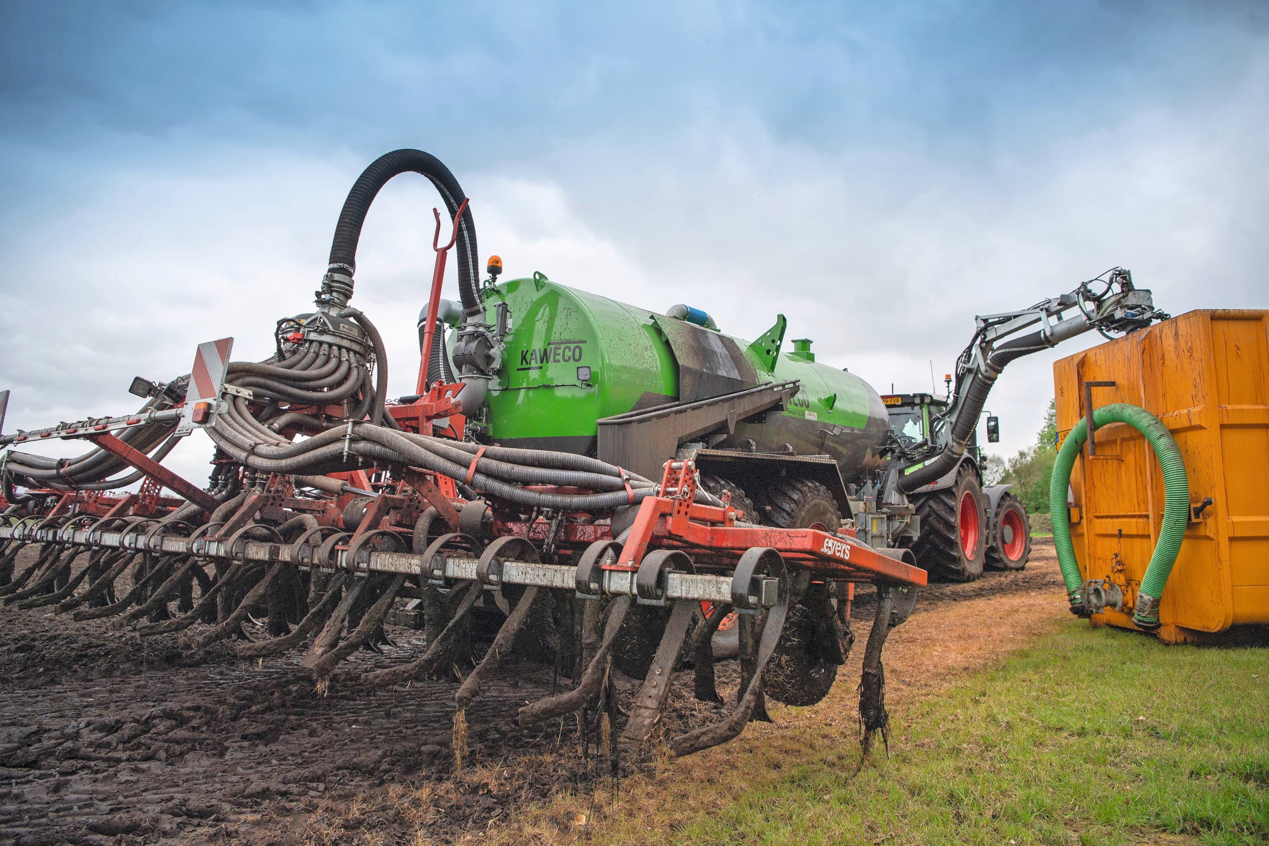 Een aantal veehouders zoekt grond van gestopte collega’s; anderen kiezen voor samenwerken met akkerbouwers. Daarvoor zijn flexibiliteit in opslag en aandacht voor mestkwaliteit belangrijk. Foto: Mark Pasveer