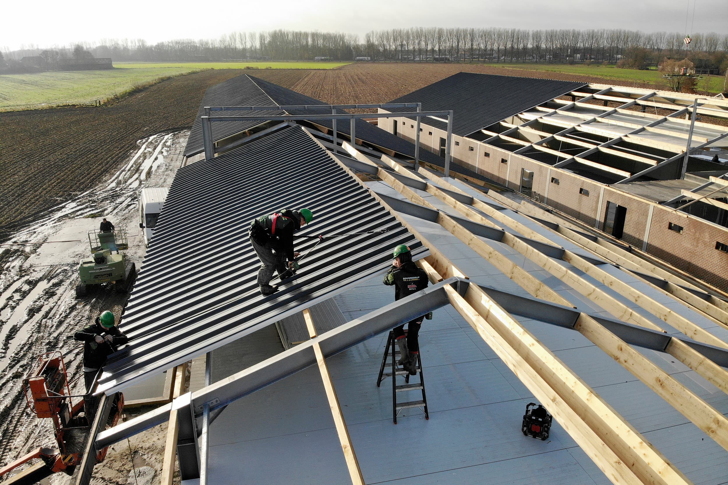 Een overname buiten de familie kan een alternatief zijn voor stoppen. Dat betekent op termijn ook mogelijk weer bedrijfsontwikkeling. Door nieuwe energie krijgt de varkenshouder vaak zelf ook weer zin om te ondernemen, is de ervaring. Foto: Hans Prinsen.
