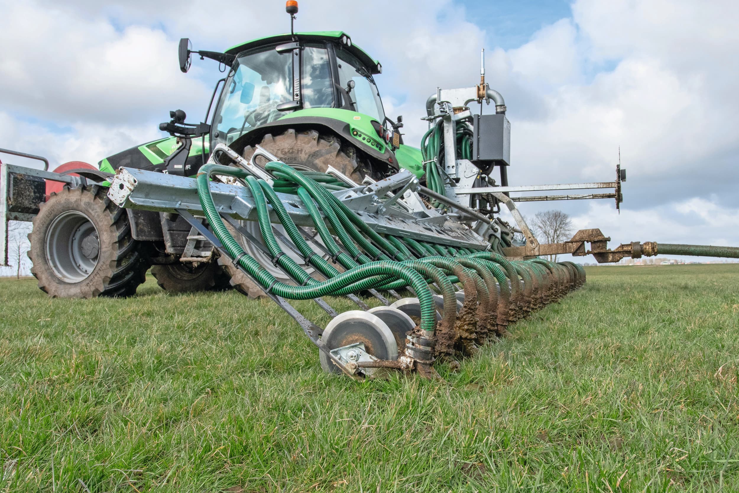 De Betec Hilly Hyberdisc combineert het lage eigengewicht van een sleepvoetbemester met een schijfje. De bemester is een hybride van beide. De bescheiden diepte van de 28 millimeter (diameter) schijf is terug te zien aan de glimmende oppervlak. Foto’s: Jacco van Erkelens