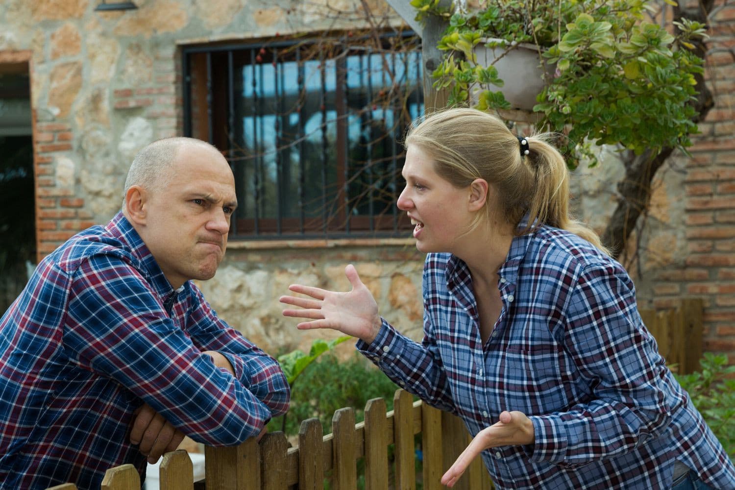 De rechter bepaalde dat een vader op het erf mocht blijven wonen en verbood zijn zoon en schoondochter toegang tot bepaalde delen van de boerderij vanwege een escalerende familieruzie. Foto ter illustratie. Foto: Canva/JackF