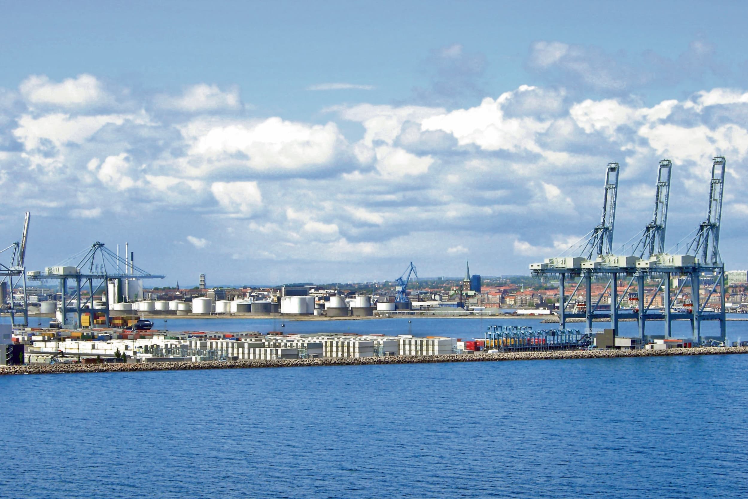 De haven van Aarhus in Denemarken. De Deense export kende de afgelopen drie jaar een groei van 16%. Foto: Canva/balipadma