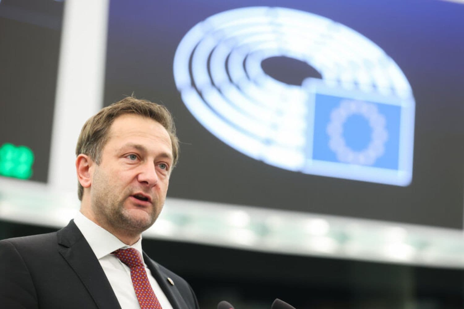 Eurocommissaris Christophe Hansen tijdens het debat over landbouwbeleid in het Europees Parlement. Foto: Europees Parlement