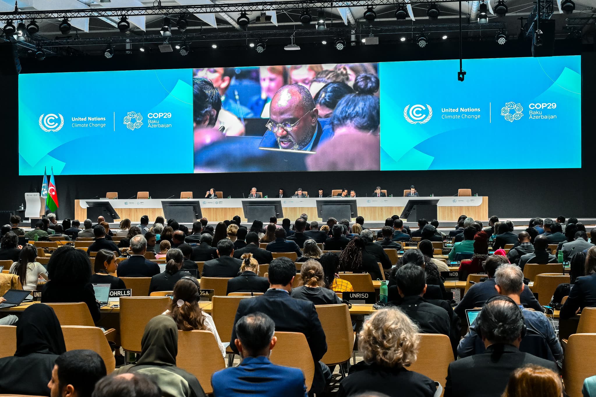 De grote zaal tijdens klimaattop in Bakoe (Azerbeidzjan). Foto: UN Climate Change/COP29