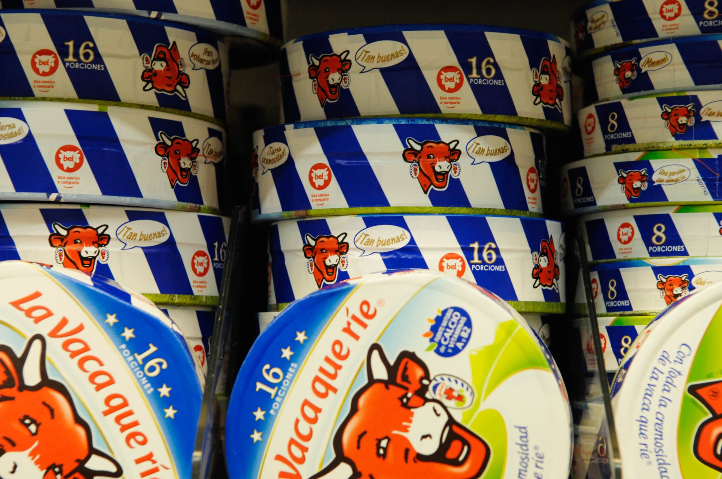 Groupe Bel zet miljoenen in op plantaardige innovaties, zoals nieuwe gefermenteerde producten naast iconische merken als La Vache Qui Rit. Foto: ANP