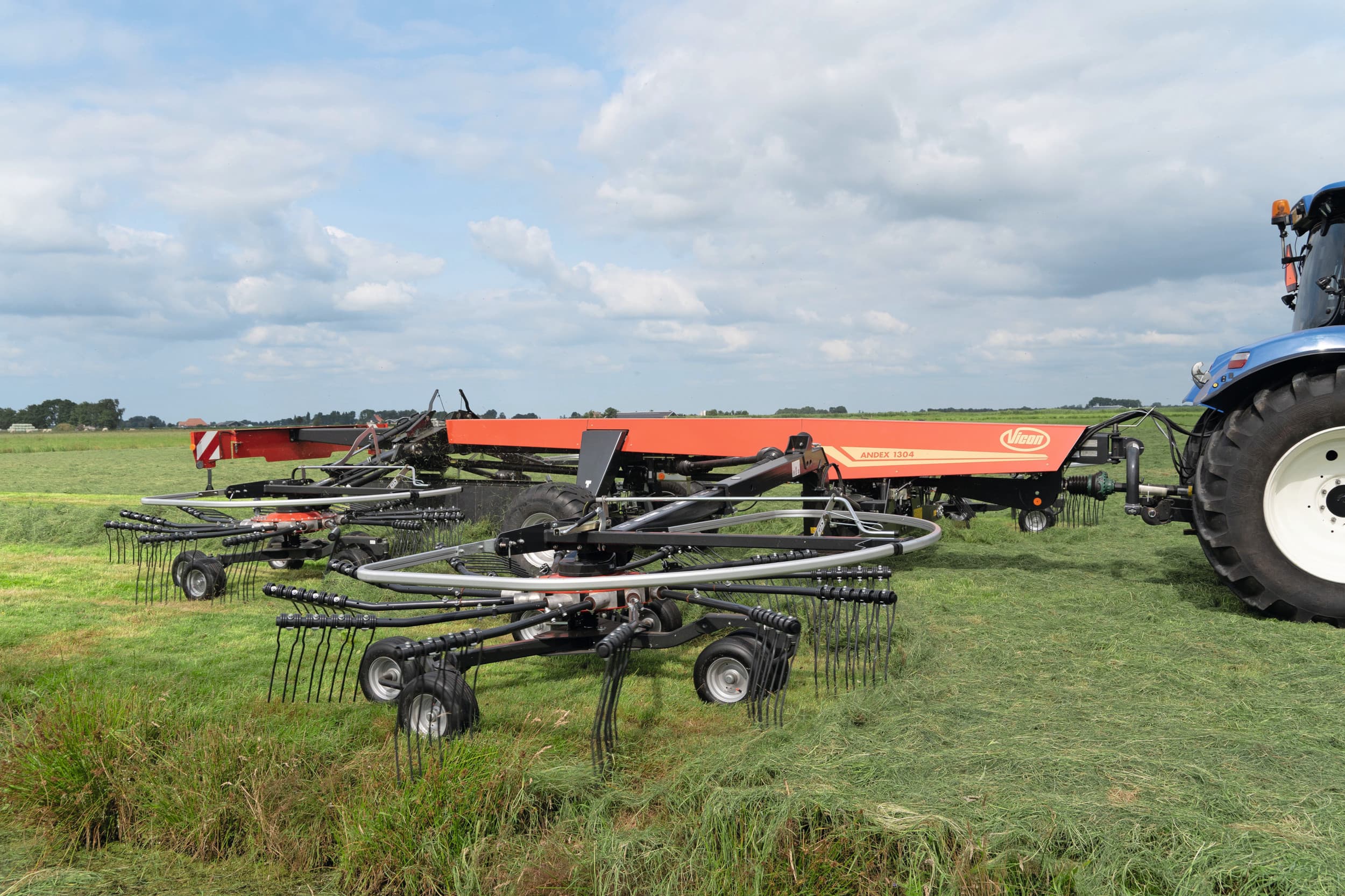 Vicon heeft zijn vierrotorharken Andex 1304 Plus en Pro Plus vernieuwd. De belangrijkste verandering is een nieuwe mechanische aandrijflijn. – Foto’s: Niels van der Boom