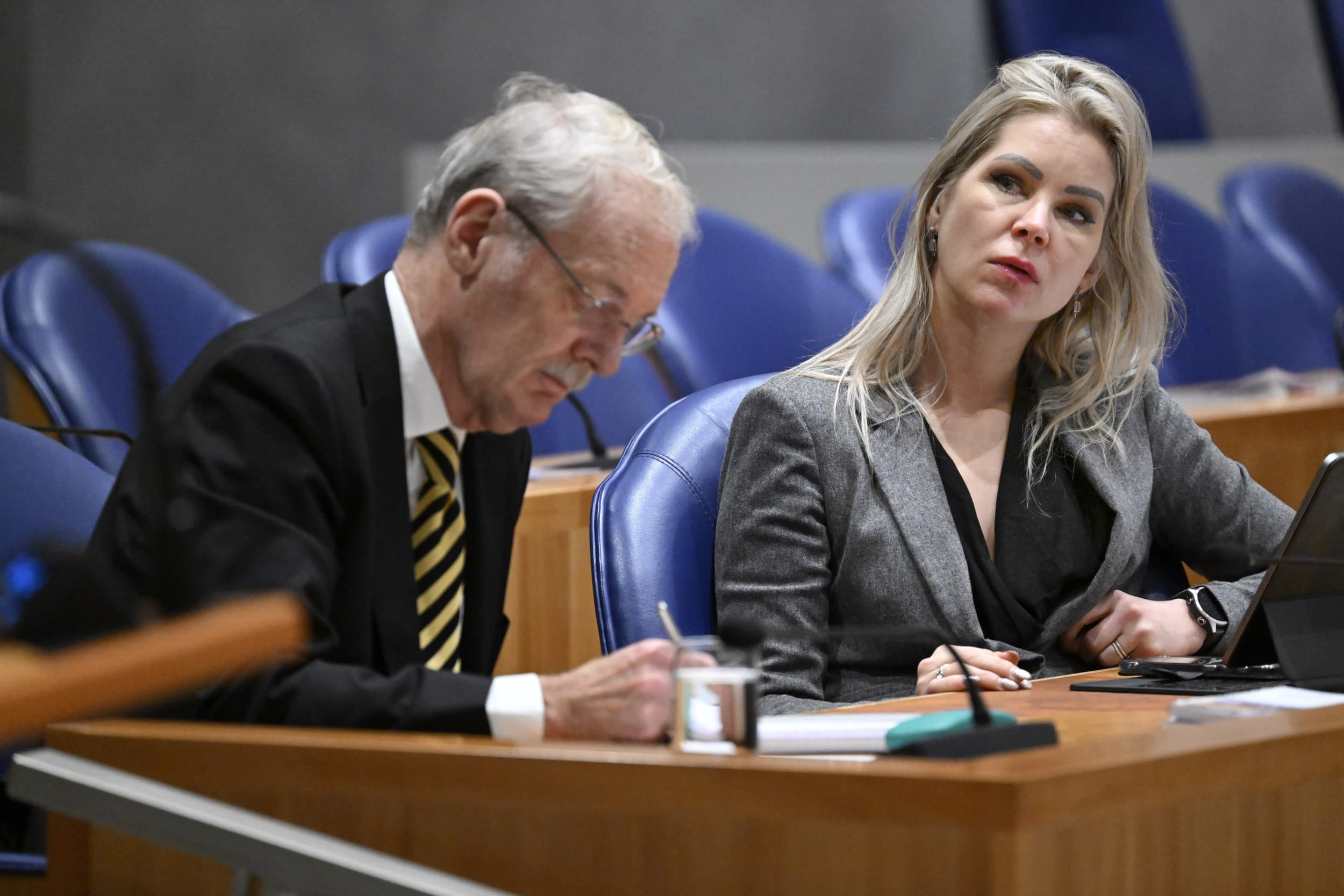 Femke Wiersma, minister van Landbouw, Visserij, Voedselzekerheid en Natuur, en Jean Rummenie, staatssecretaris van hetzelfde ministerie, tijdens een debat in de Tweede Kamer. Foto: ANP