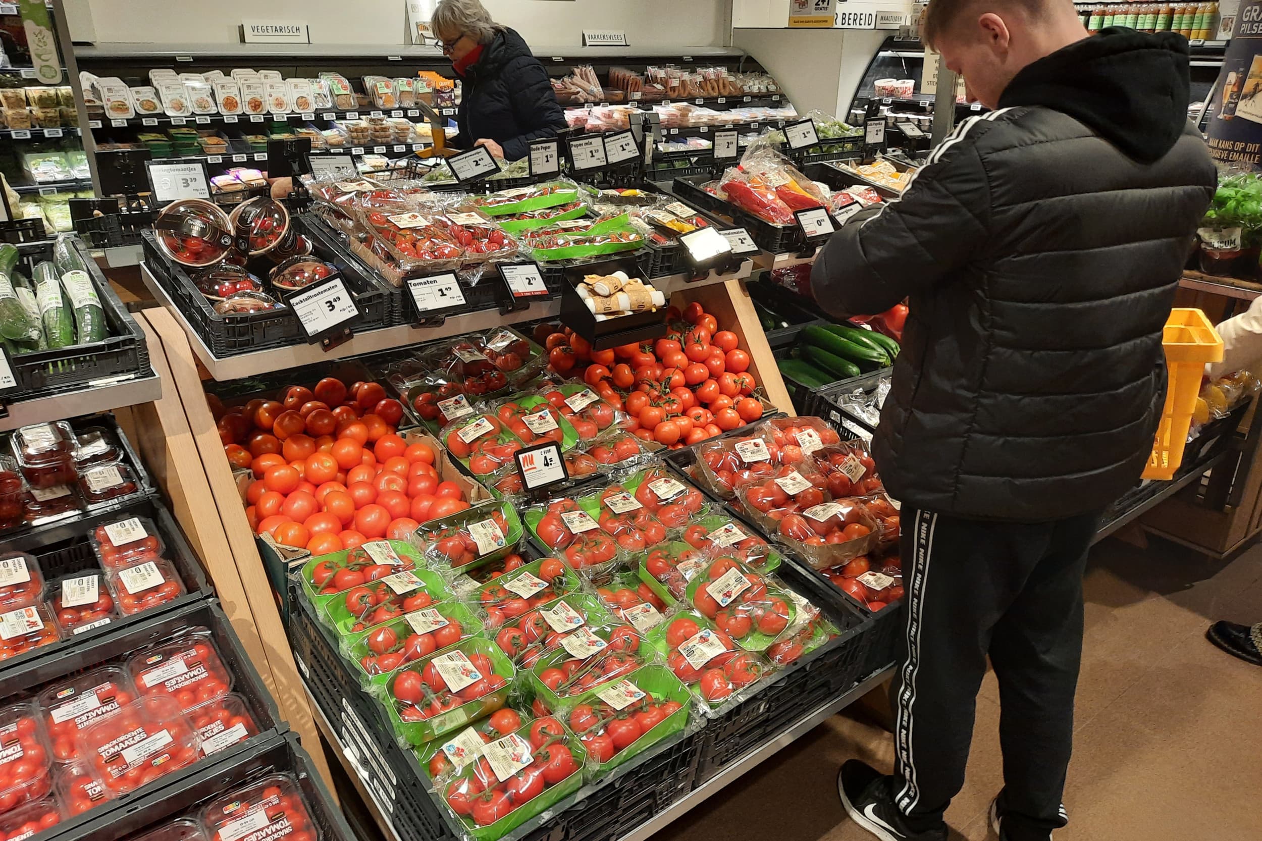 Een uniform btw-tarief van 17 à 18% zou het systeem enorm vereenvoudigen. Maar dit wordt niet voorgesteld uit angst voor hogere kosten voor producten als groente en fruit, zo zegt Pieter Seegers. Foto Misset