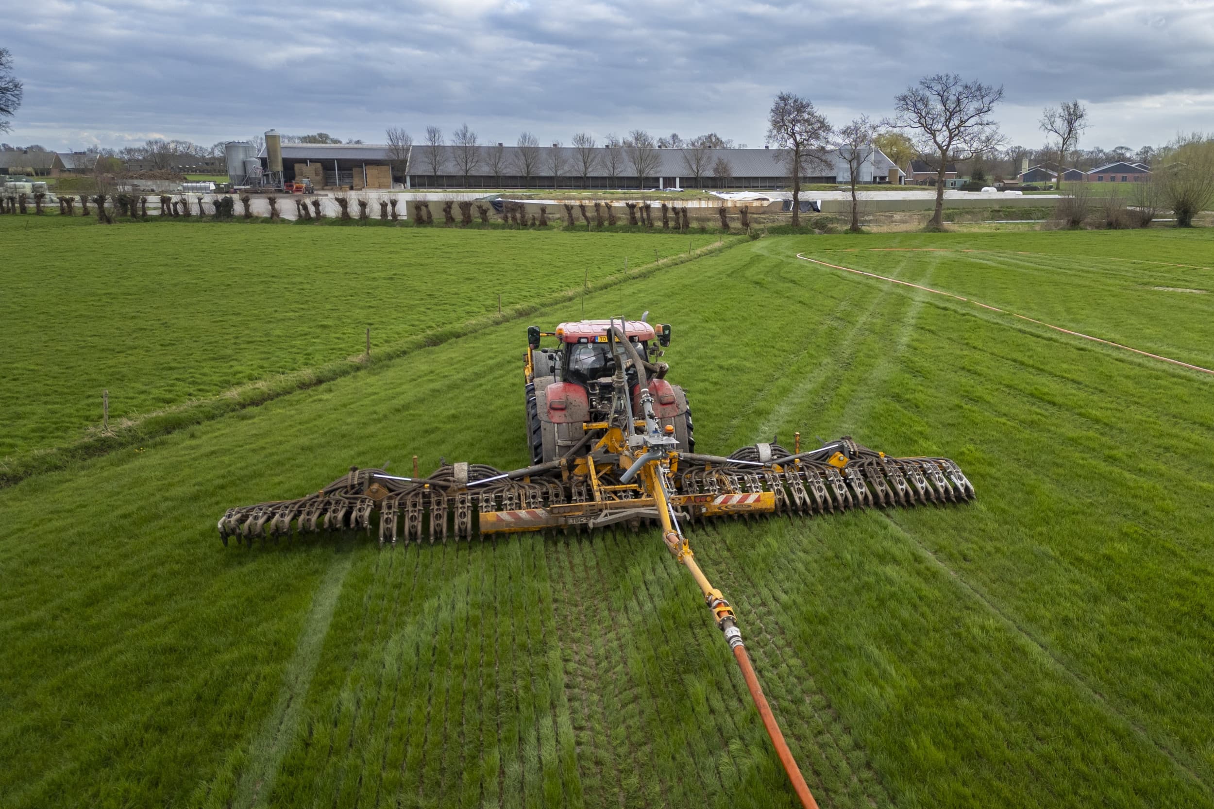 Het bemestingsseizoen staat op het punt te beginnen. Meer dan ooit zal er gerekend worden om de gebruiksruimte maximaal te benutten. Foto Koos Groenewold