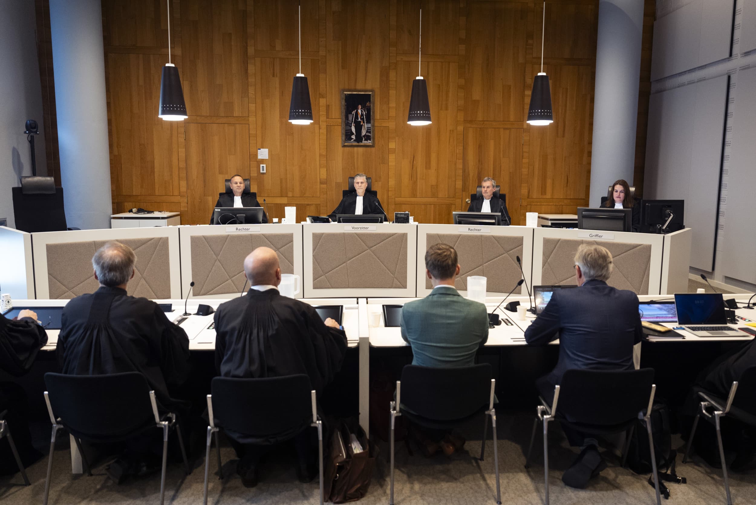 De rechtbank voorafgaand aan een rechtszaak van de milieuorganisatie tegen de Staat om een snelle stikstofreductie te eisen. Foto: ANP