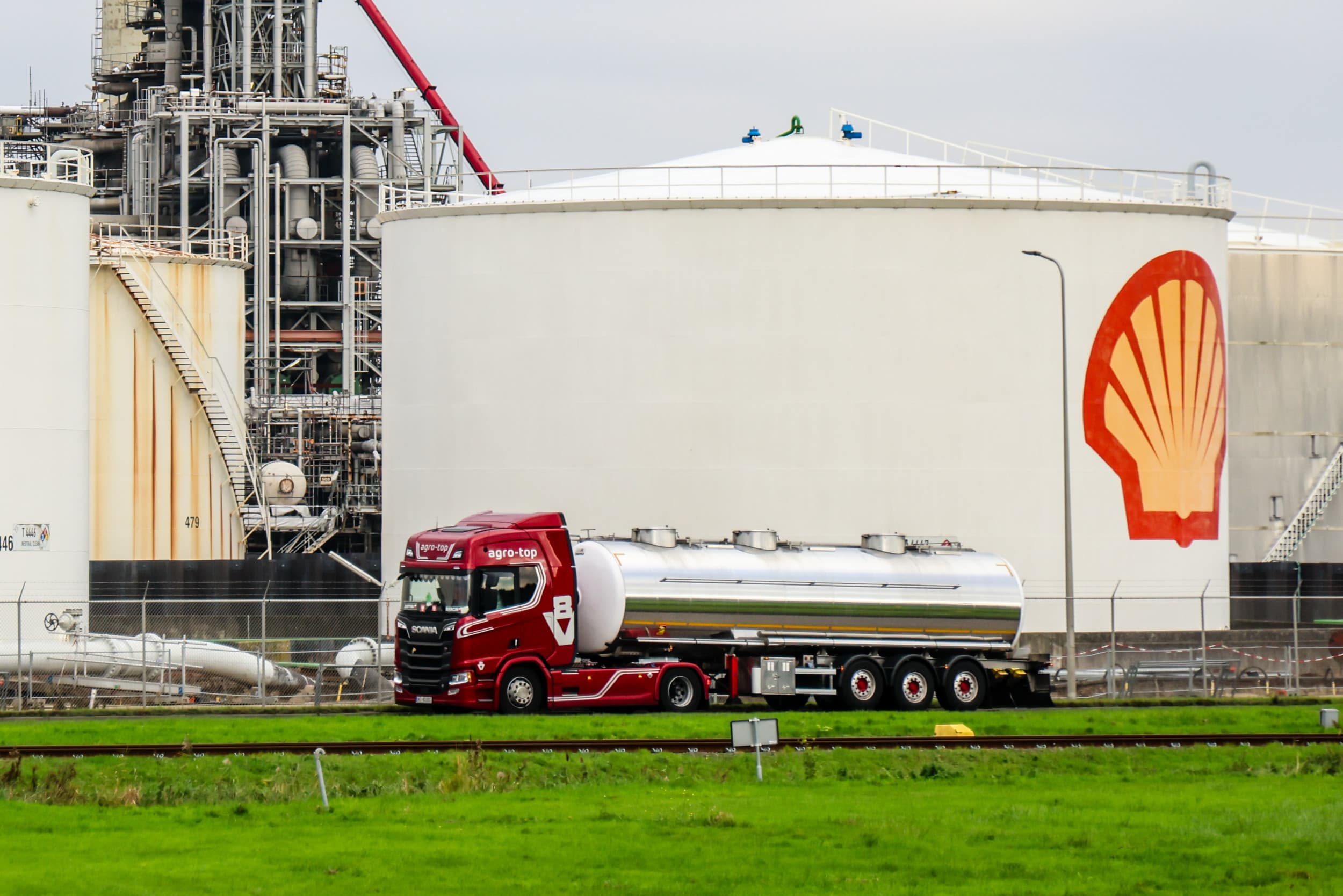 Het hof vernietigt de verplichte CO₂-reductie voor Shell, wat onzekerheid creëert voor agribusinessbedrijven die door Milieudefensie onder vergelijkbare druk staan om klimaatmaatregelen te nemen. Foto: ANP