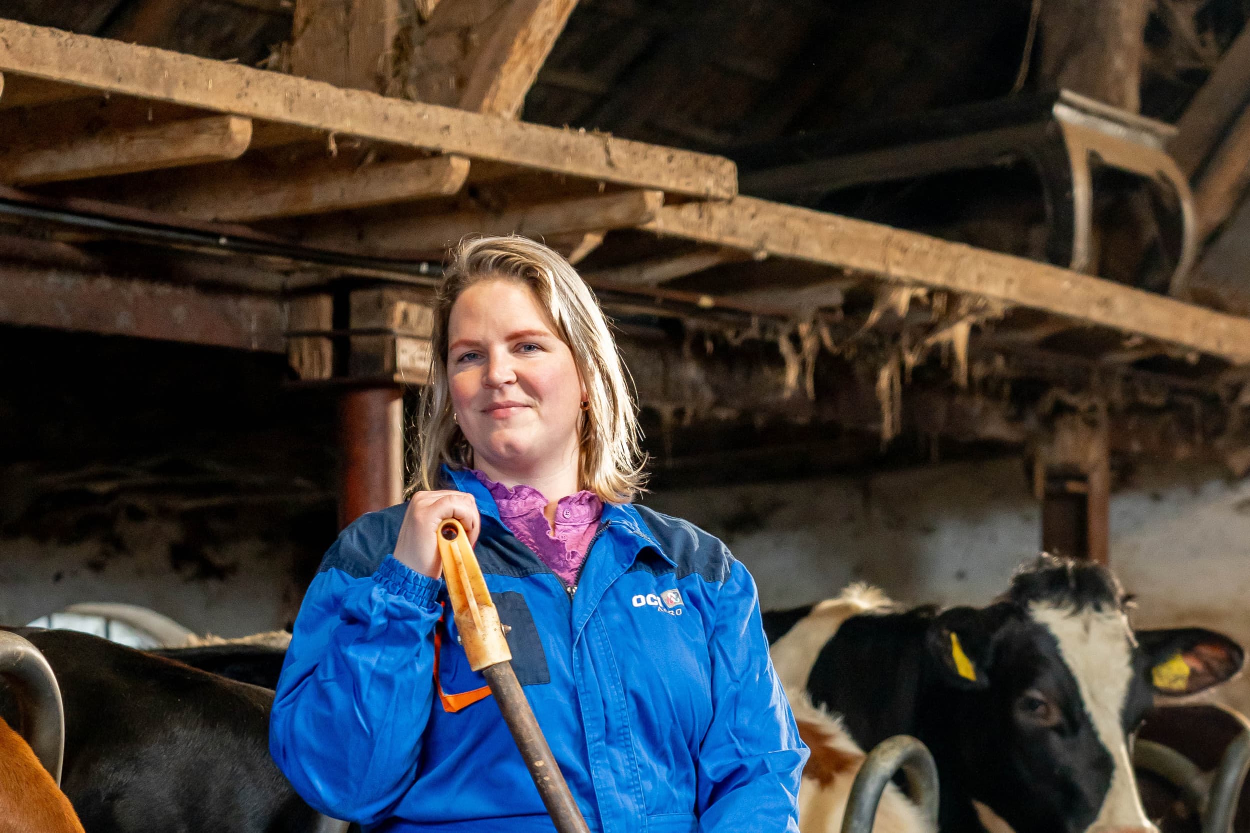 Chantal Winterman-Schrijver voelde zich als kind thuis op de veehouderij van haar ouders in Epse. Toen haar opa overleed, ging ze meehelpen op de boerderij. Foto’s: Jan Willem Schouten
