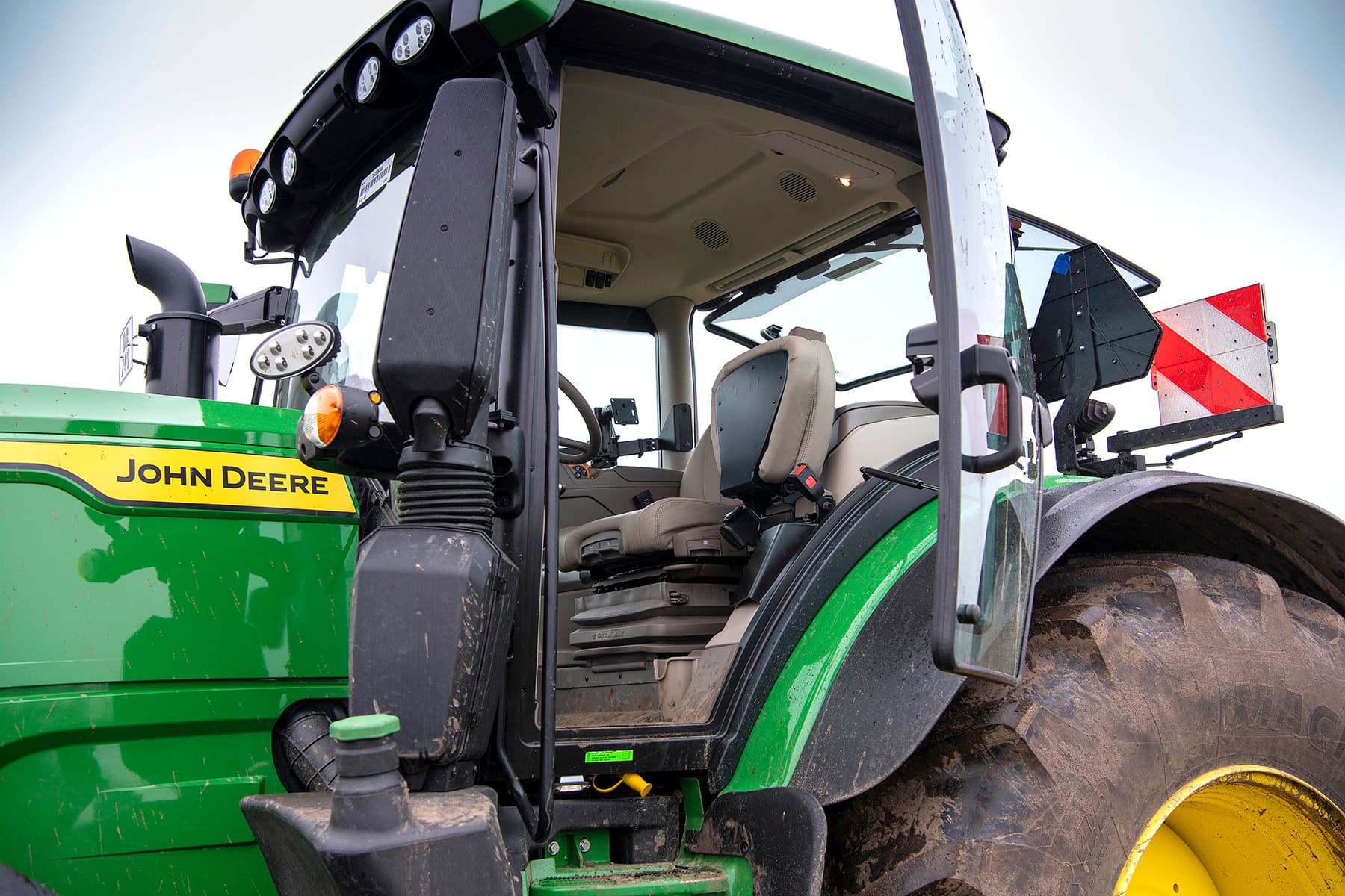 Voorbeeld van een brutale diefstal is de verdwijning van drie John Deere-trekkers, eind vorig jaar van een bedrijf in het Groningse Oldehove
