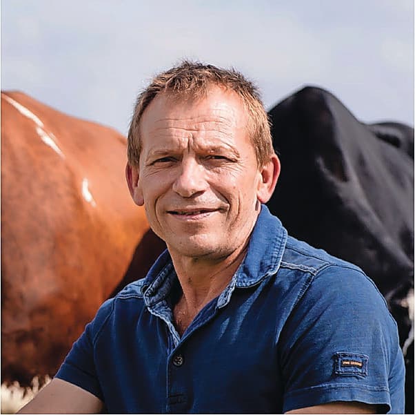 Wim Wijnhout houdt in Wijhe (Ov.) 207 melkkoeien. De gemiddelde productie is 12.614 kg melk met 4,26% vet en 3,64% eiwit. Dat resulteert in 997 kg vet en eiwit per koe per jaar. De gemiddelde leeftijd is 5.01 jaar.