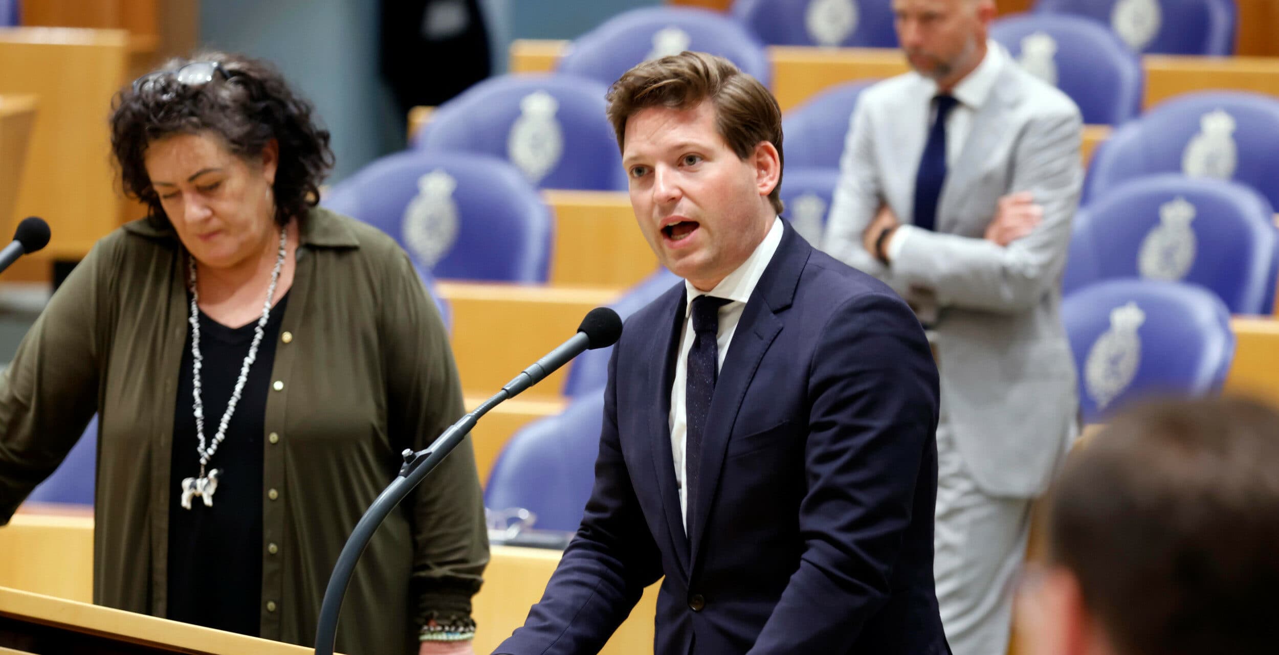 VVD-Kamerlid Thom van Campen was subtiel in zijn kritiek, maar maande minister Wiersma evengoed tot haast. Foto: Roel Dijkstra Fotografie