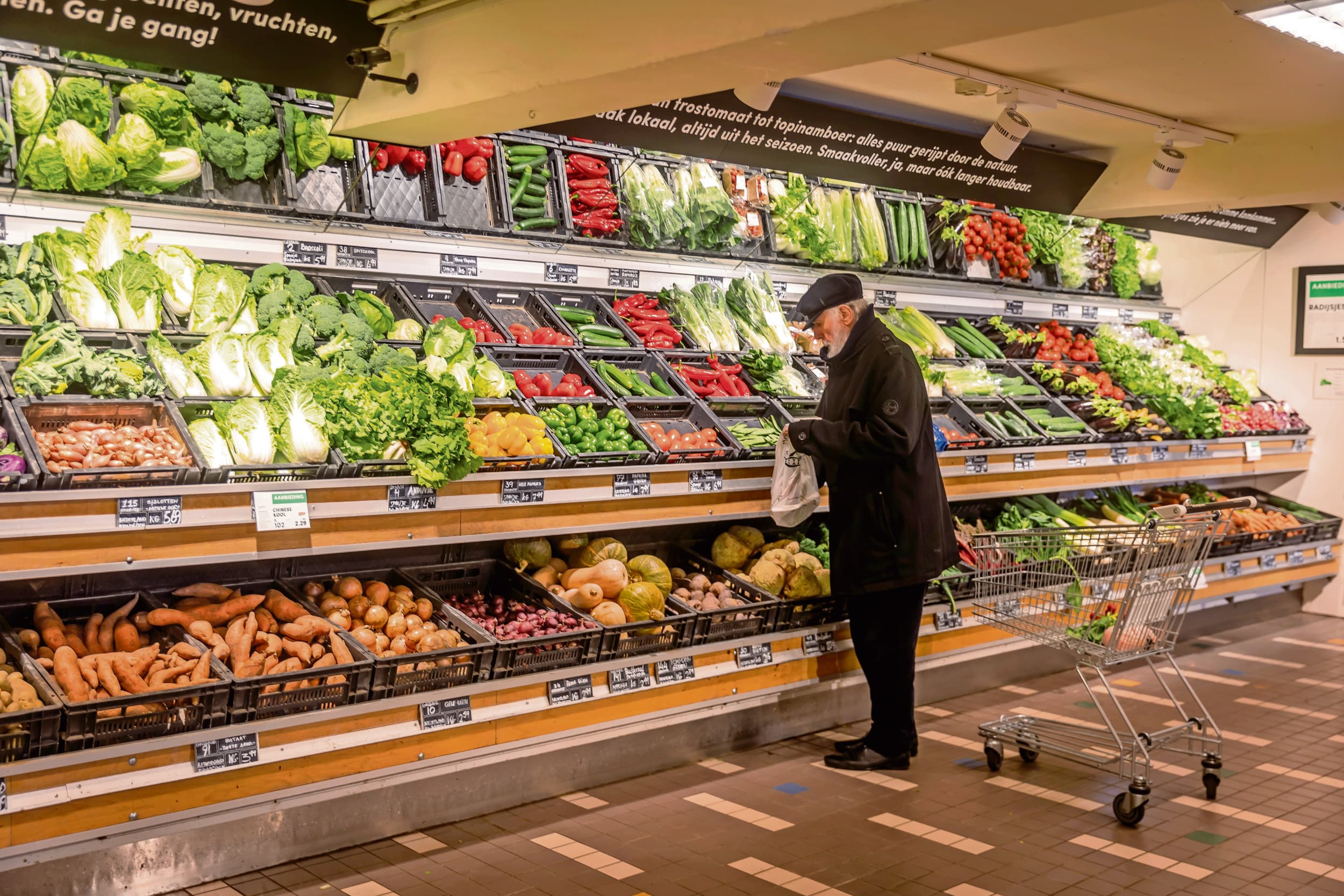 Supermarkten willen soepelere regelgeving om biologische producten makkelijker te kunnen verkopen en zo de groei in deze markt te versnellen. – Foto: Roel Dijkstra
