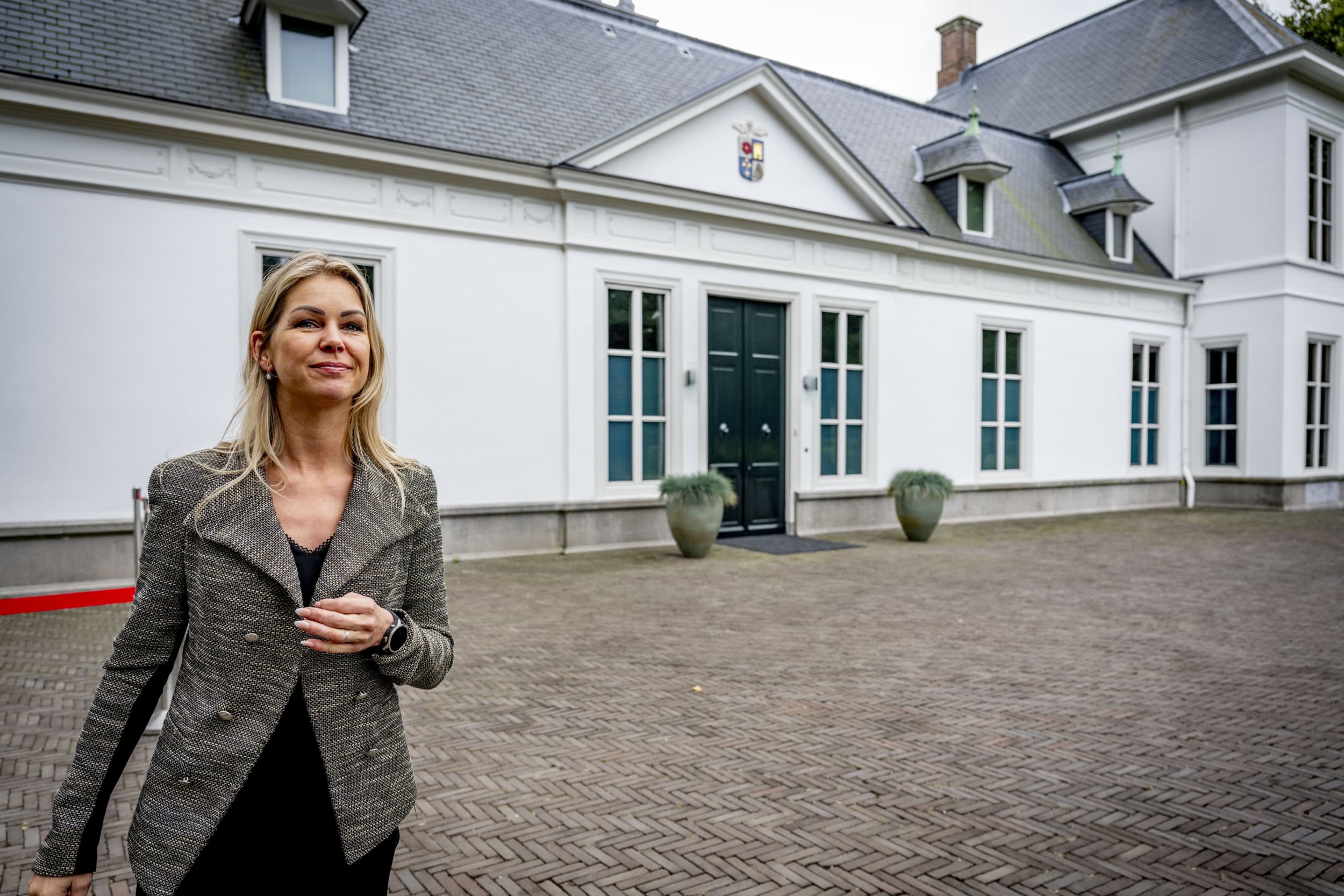 Minister Femke Wiersma staat voor een stevige uitdaging. Haar koers is hoopgevend, maar haar mestplan wordt van alle kanten aangevallen en haar stikstofaanpak mist (nog) een echt plan. – Foto: ANP