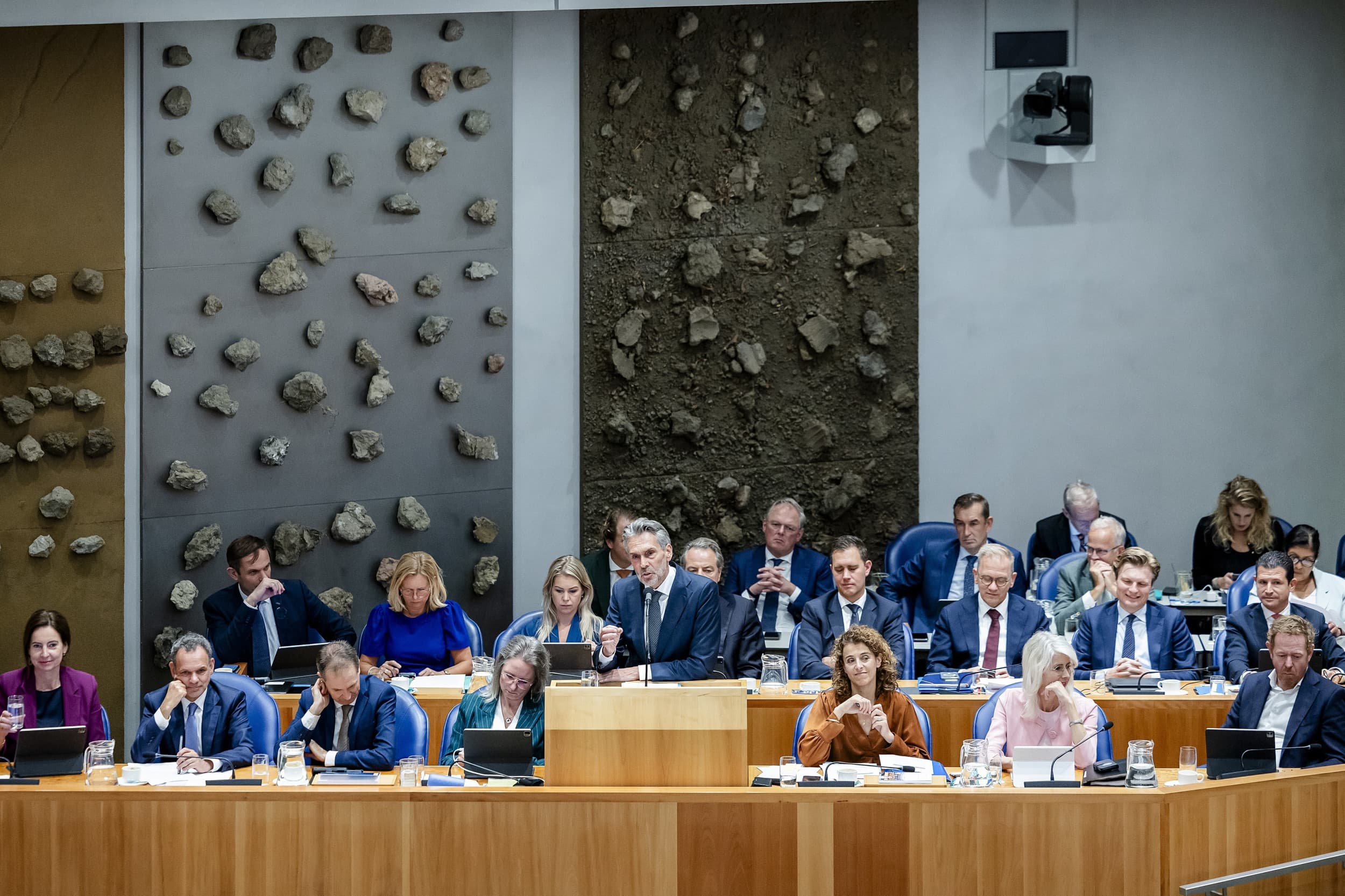 worsteling extraparlementair karakter kabinet
