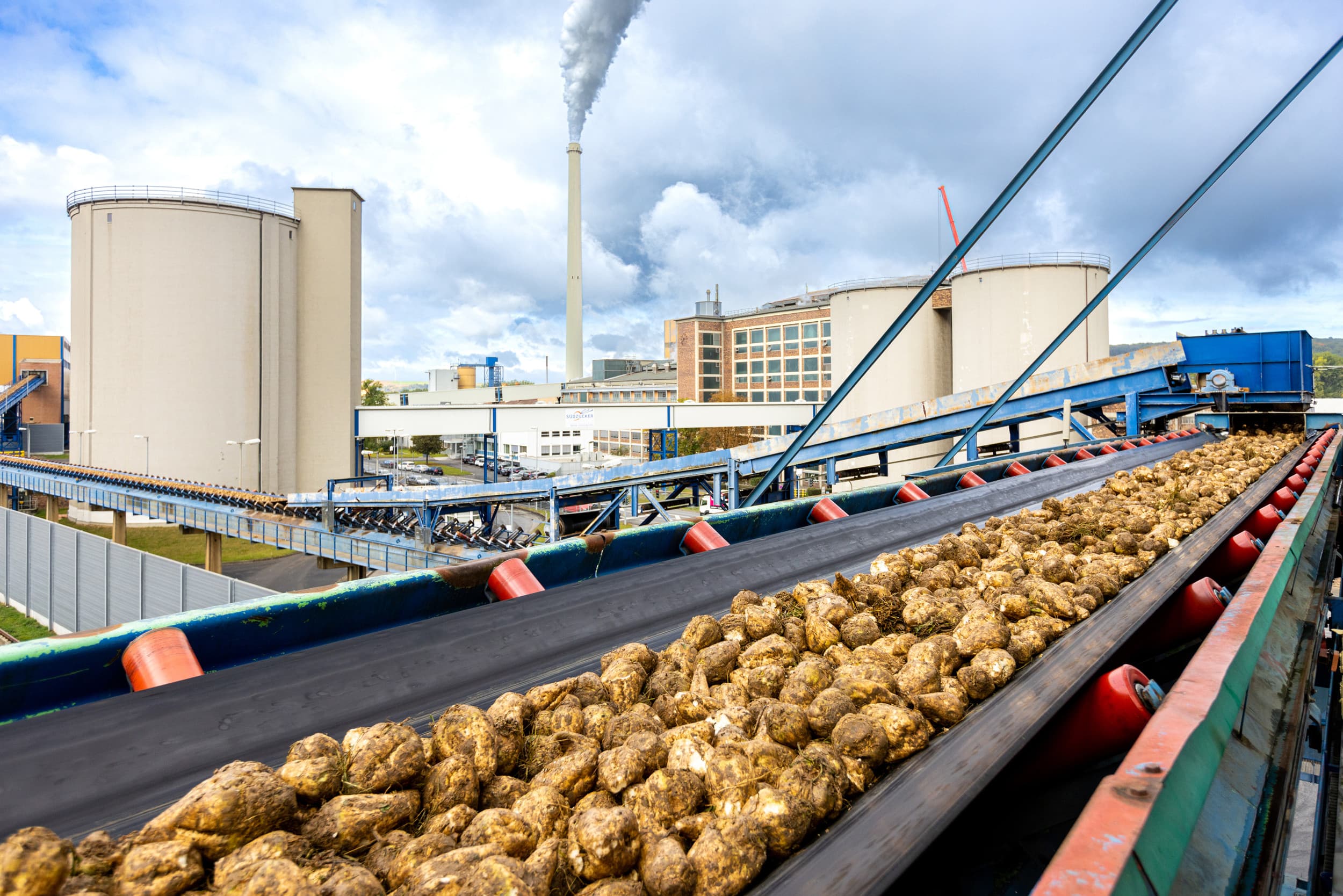 Productielocatie van Südzucker. De onderneming verlaagt zijn winstverwachting fors, met een daling van het bedrijfsresultaat naar €190 miljoen, 50% lager dan vorig jaar. – Foto: Benedikt Knüttel/Südzucker