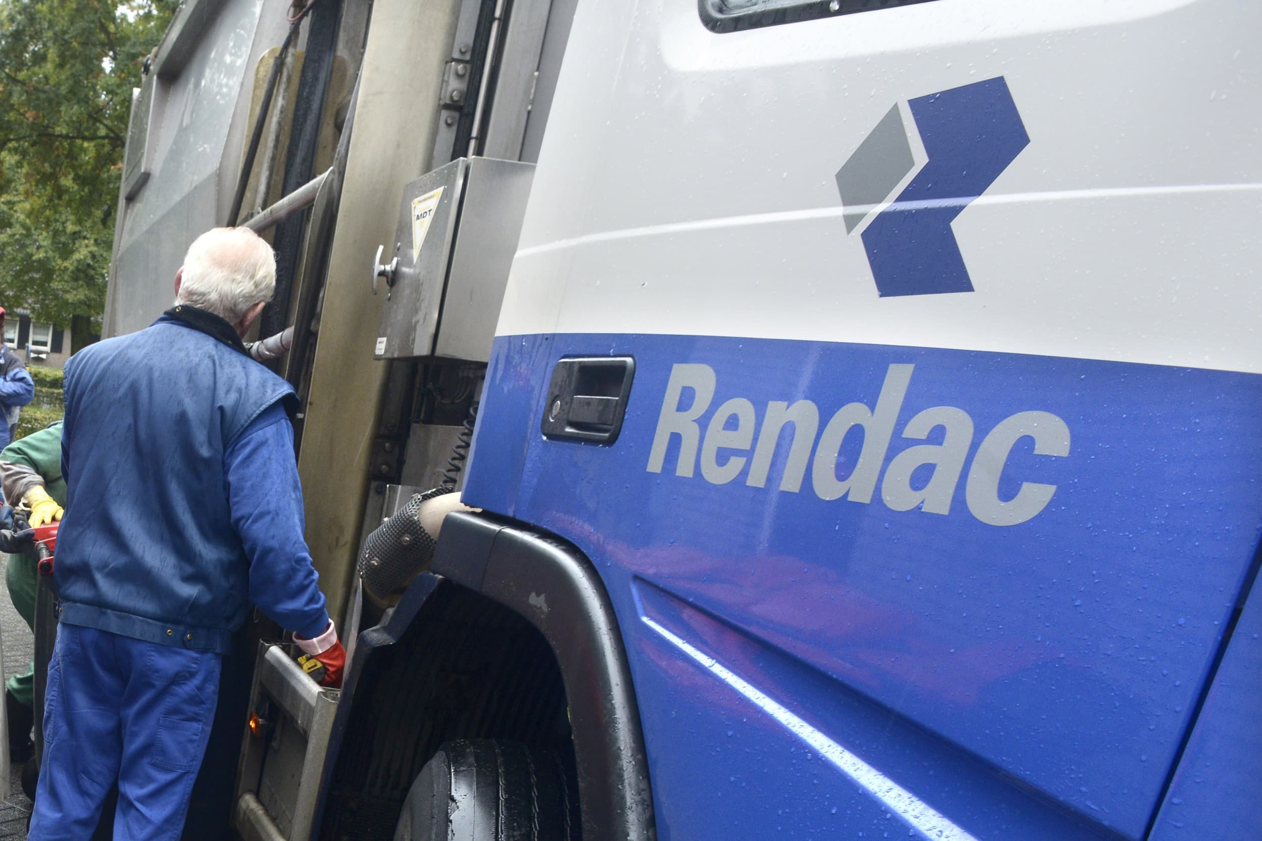 De minister van Landbouw stelt dat de wetgeving voldoende waarborgen biedt om onredelijke winstmarges bij de ophaalbijdragen van Rendac te voorkomen, ondanks hun monopoliepositie. – Foto: ANP