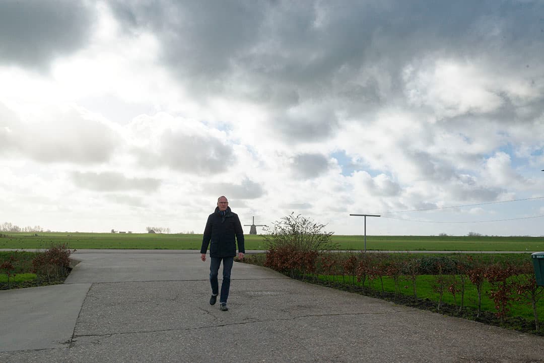 Pluimveehouder Karel Kostelijk over de twee achtereenvolgende besmettingen: “Het is ongelooflijk. Ik onderga het gelaten.”