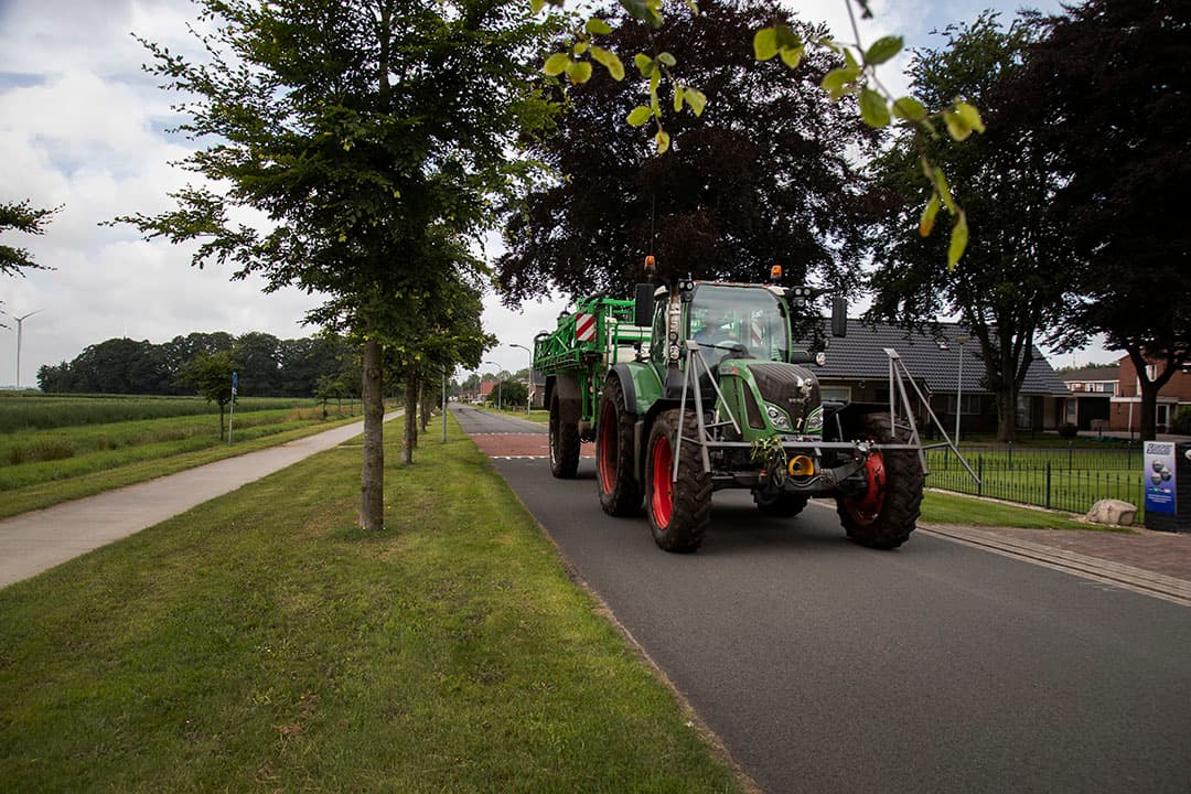 Twee percelen liggen op drie kwartier rijden van het bedrijf, een bij Valthermond (Dr.) en een in Boven Pekela (Gr).