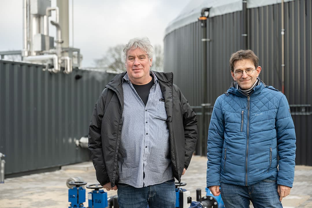 Willy Tijs en René Cornelissen van CCS Energie-advies, het bedrijf dat half eigenaar is van de vergister.