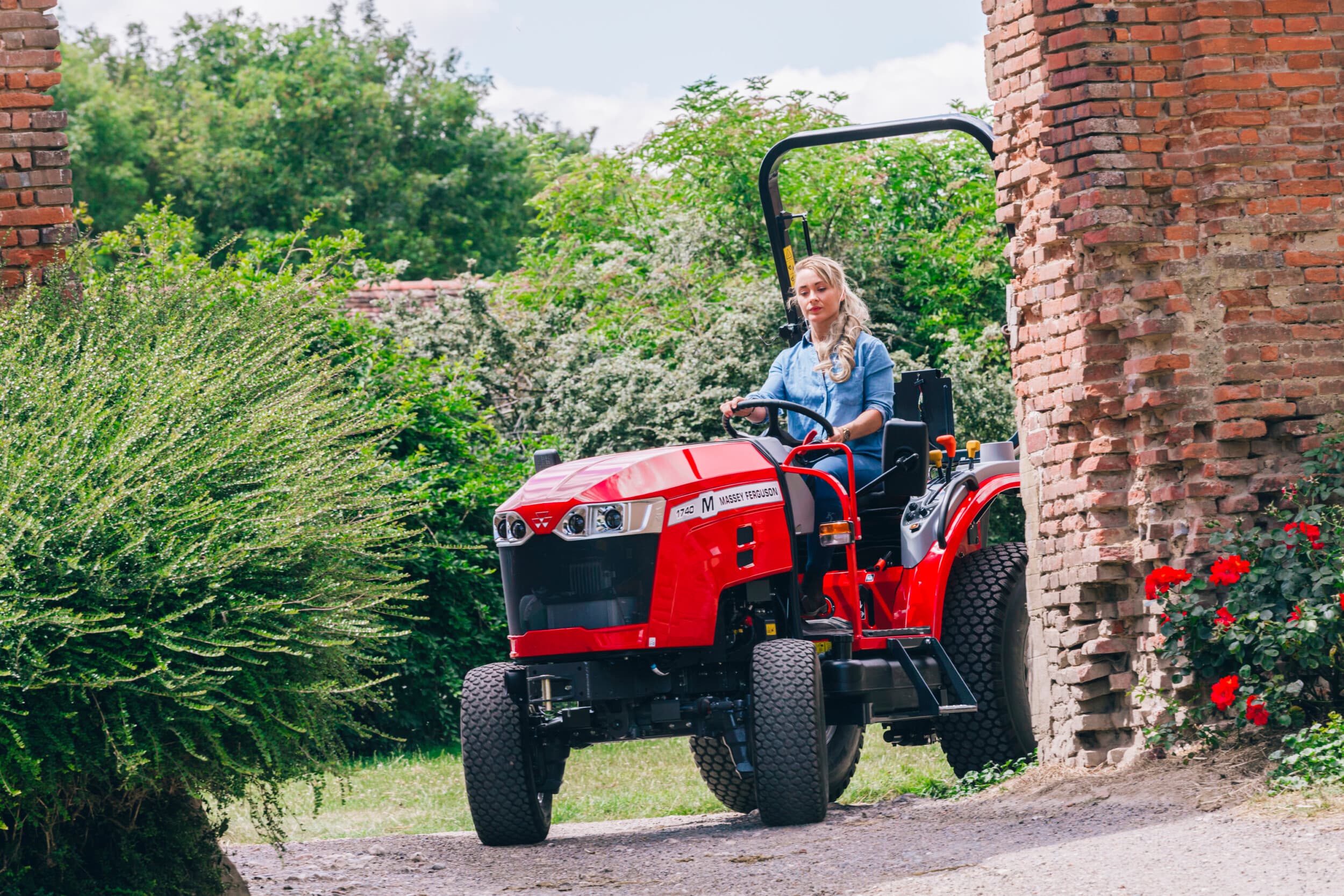 Mechan introduceert in samenwerking met Knegt Tractors een nieuwe elektrische trekker, Het prototype lijkt enigszins op een trekker uit de Massey Ferguson 1700-serie zoals op deze foto. – Foto’s: Massey Ferguson