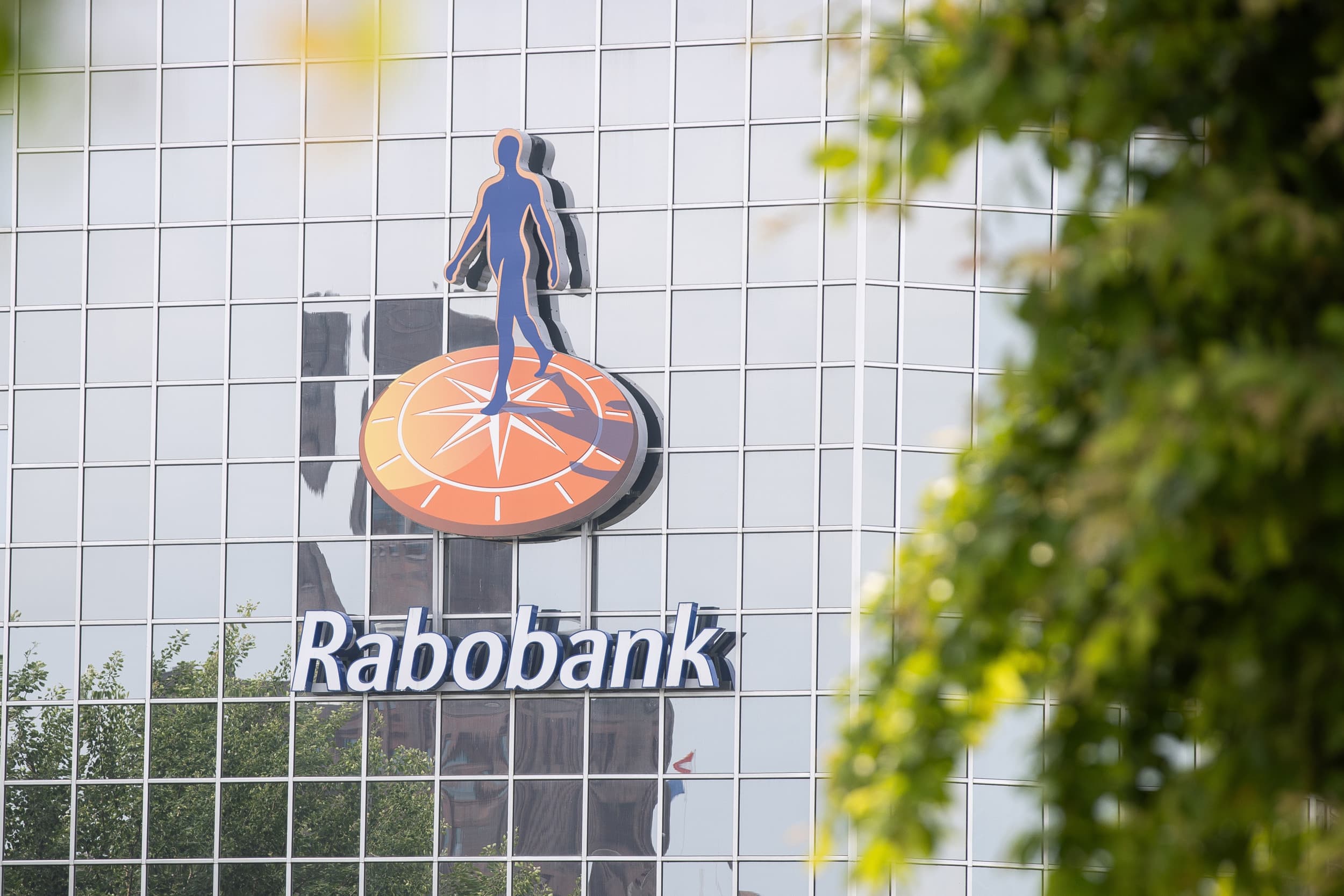 Het hoofdkantoor van de Rabobank in Utrecht. Vergaderboer: “Alles werd gecentraliseerd in Utrecht, waar het hoofdkantoor de baas werd met één bankvergunning, terwijl de banken in de provincie bijkantoren werden zonder echte zeggenschap.” – Foto: ANP