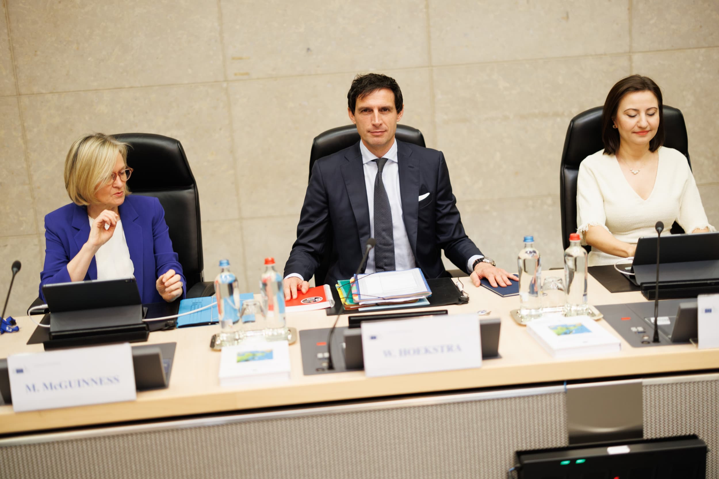 Eurocommissaris Wopke Hoekstra tijdens de wekelijkse bijeenkomst van het college van commissarissen van de Europese Commissie in Brussel. – Foto: EPA/Olivier Matthys