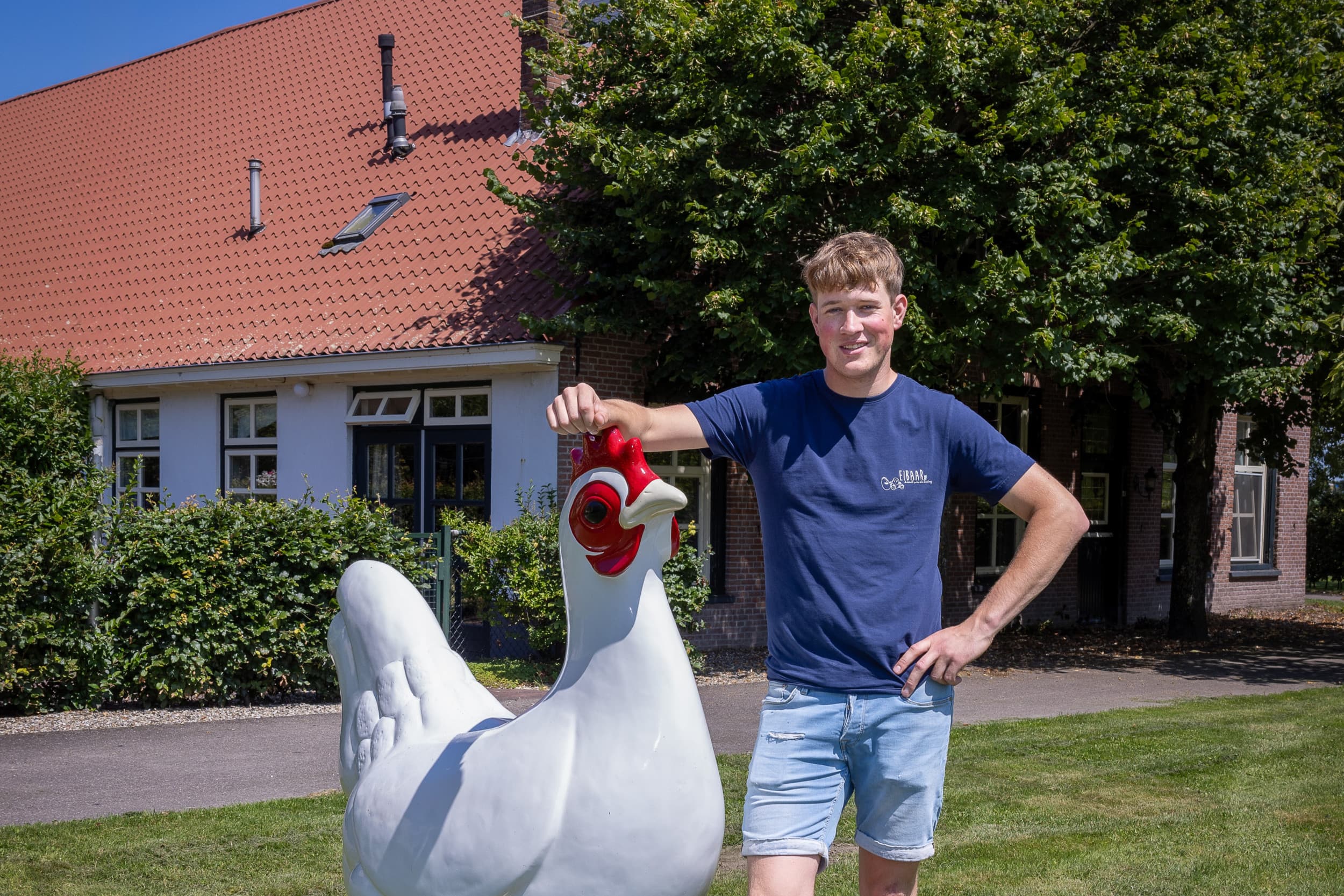 Opvolger Jan de Baar voor het pluimveebedrijf Eibaar in Den Bommel (Z.-H.). – Foto’s: Peter Roek
