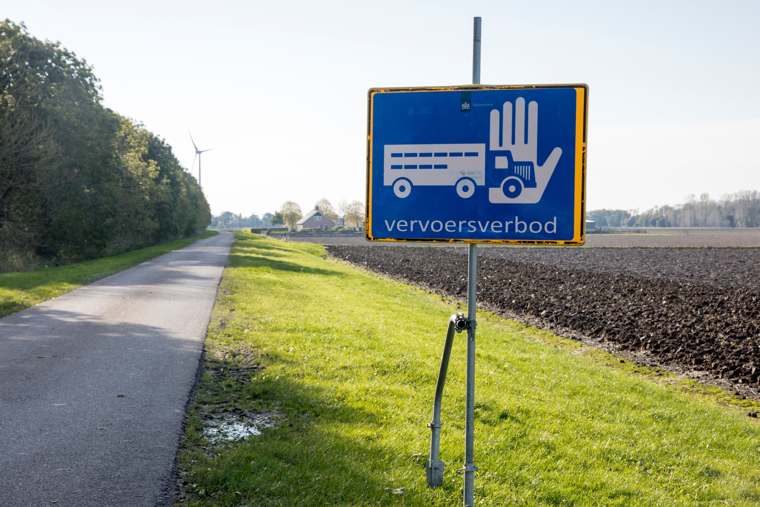 De maatregelen in verband met een uitbraak van vogelgriep in het Duitse Bad Bentheim worden afgebouwd. Dat meldt het ministerie van Landbouw, Visserij, Voedselzekerheid en Natuur (LVVN). – Foto: Koos Groenewold