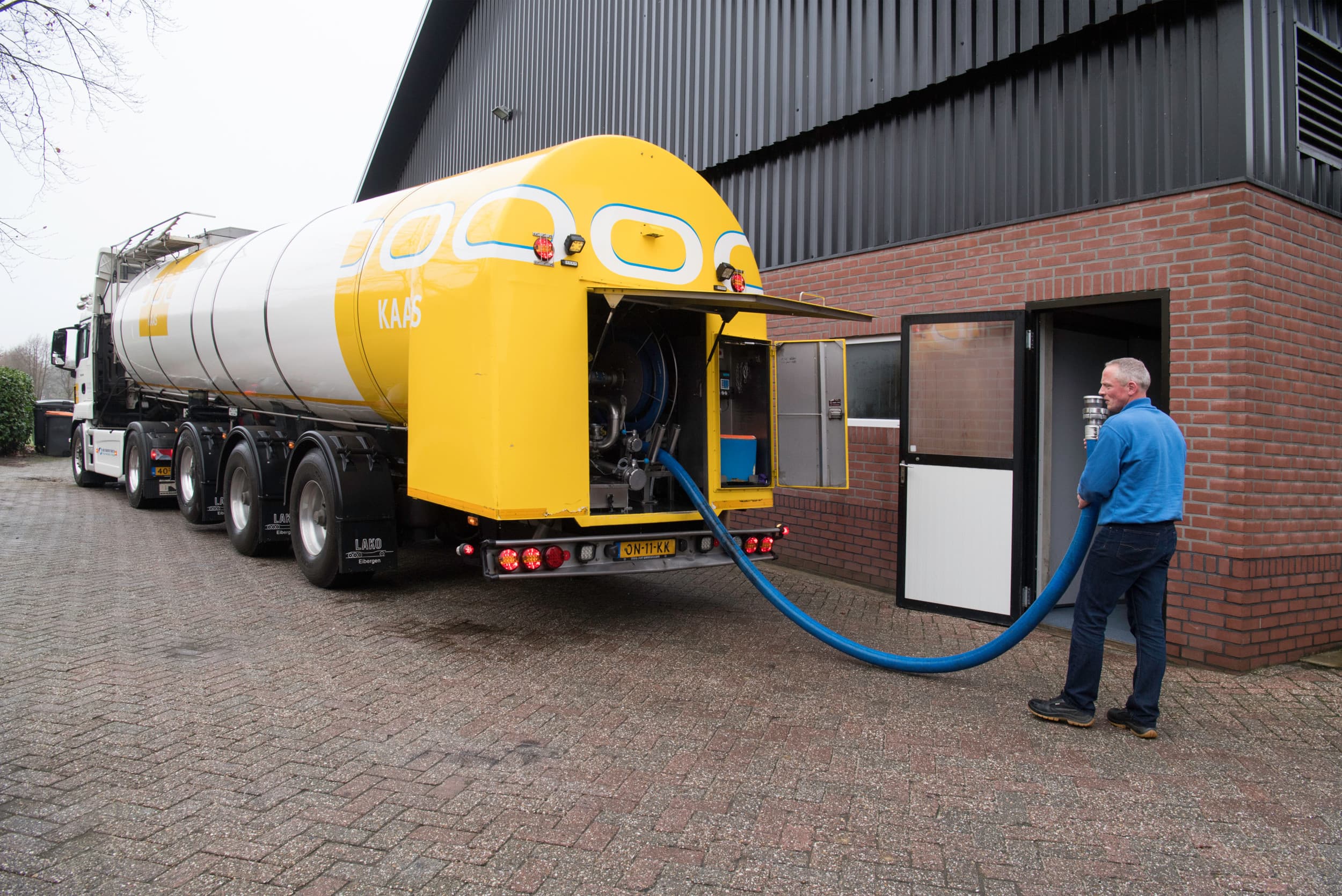 Veehouders die kunnen voldoen aan bepaalde eisen op gebied van onder meer diergezondheid en welzijn, kunnen per 2025 deelnemen aan een nieuwe melkstroom. Dat levert 3 cent per liter melk toeslag. – Foto: Frank Uijlenbroek