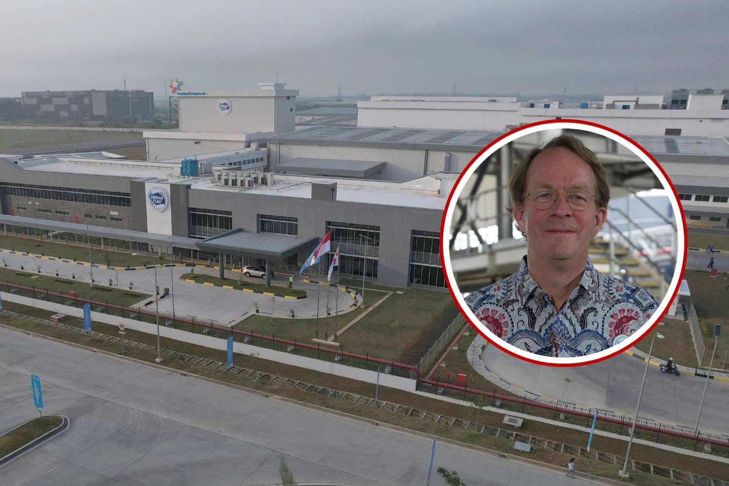 De nieuwe fabriek van FrieslandCampina in Indonesië. Van Karnebeek, CEO van FrieslandCampina: "Indonesië is een van onze belangrijkste buitenlandse vestigingen, met aanzienlijke omzet, winstgevendheid en groeipotentieel. Het draagt al jaren positief bij aan FrieslandCampina's resultaat." – Foto’s: Dimas Ardian en Johan Oppewal