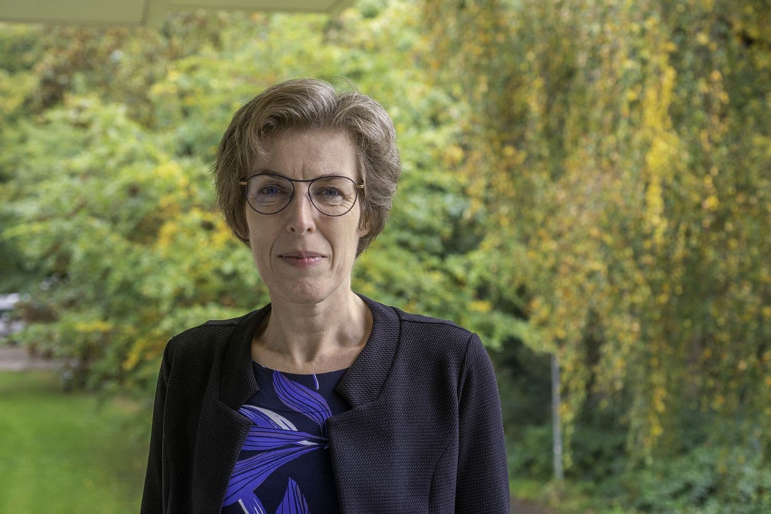 Ingrid Becks, directeur Ctgb: “De eerste resultaten van onderzoek door het RIVM naar risico van blootstelling de zogenaamde cocktails zijn al bekend. Dat blijkt geruststellend nieuws.” – Foto’s: Hans Dijkstra / Ctgb