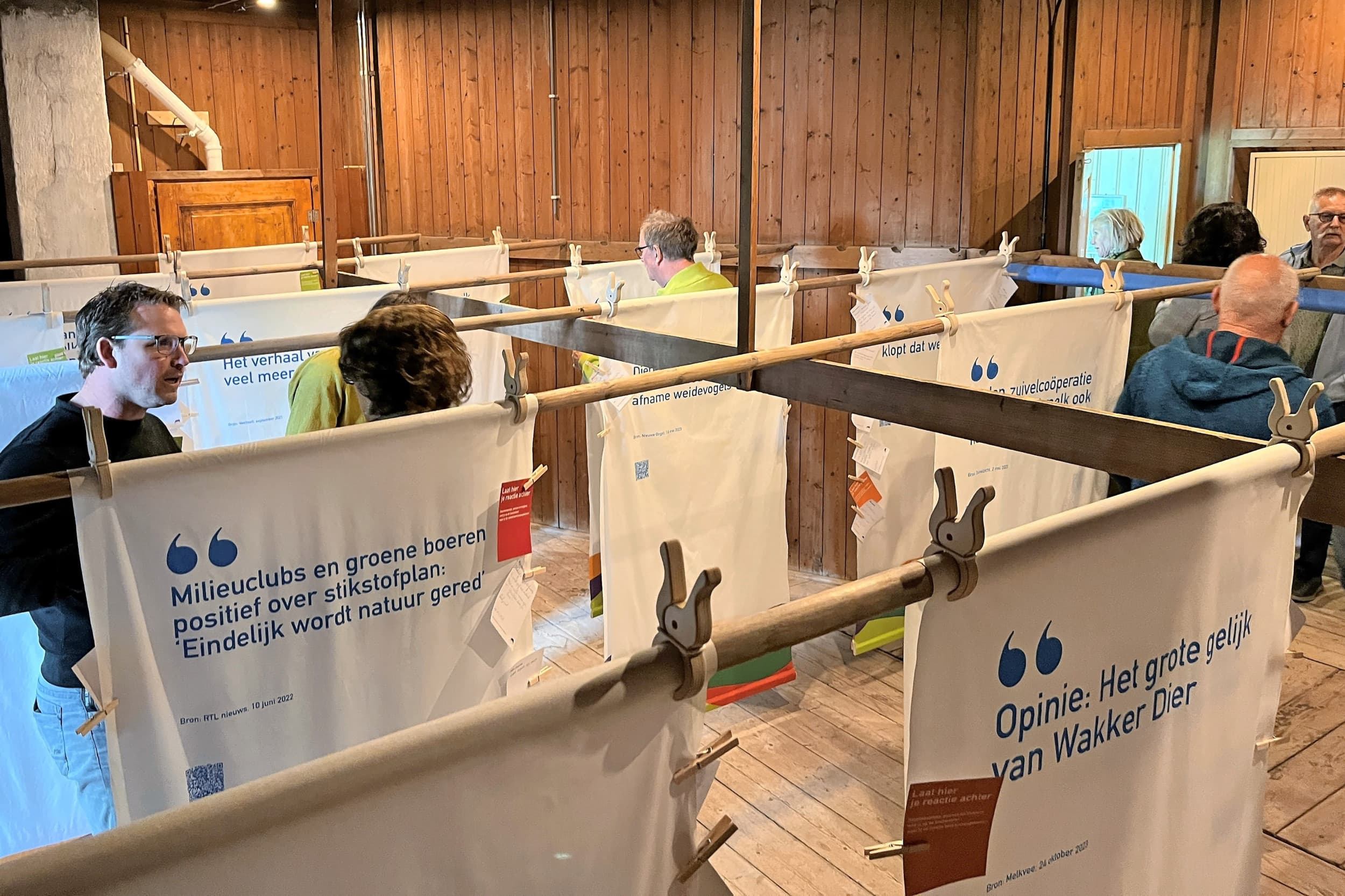 Bezoekers zien in het museum niet alleen het historische boerderijleven en de zuivelketen, maar krijgen ook de kans om actuele zuivelontwikkelingen te verkennen en hun mening hierover te delen. - Foto’s: Jan Willem Veldman