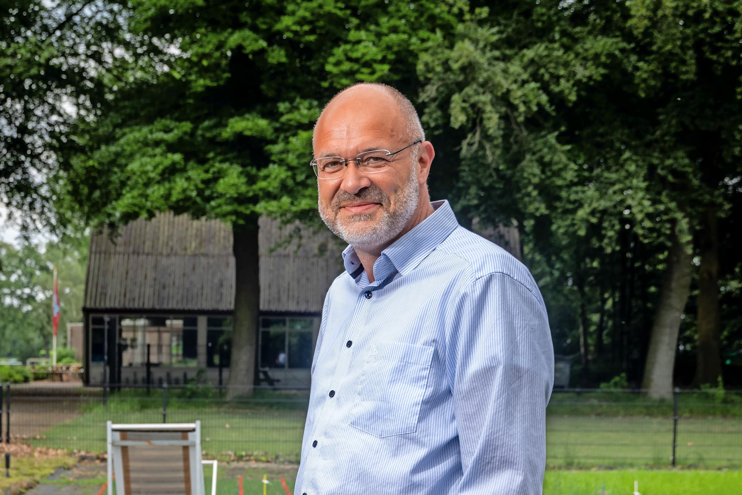 Bestuursvoorzitter John Thijssen (56) van Barenbrug verwacht dat in 2027 genomics de traditionele veredeling vervangen heeft. De inzet van genomics stuwt de consolidatie van de veredelingssector, met name in de VS. – Foto: Koos Groenewold