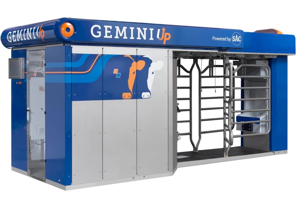 Zijaanzicht van een enkele box Gemini UP melkrobot.